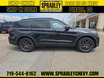 2025 Ford Explorer ST-Line