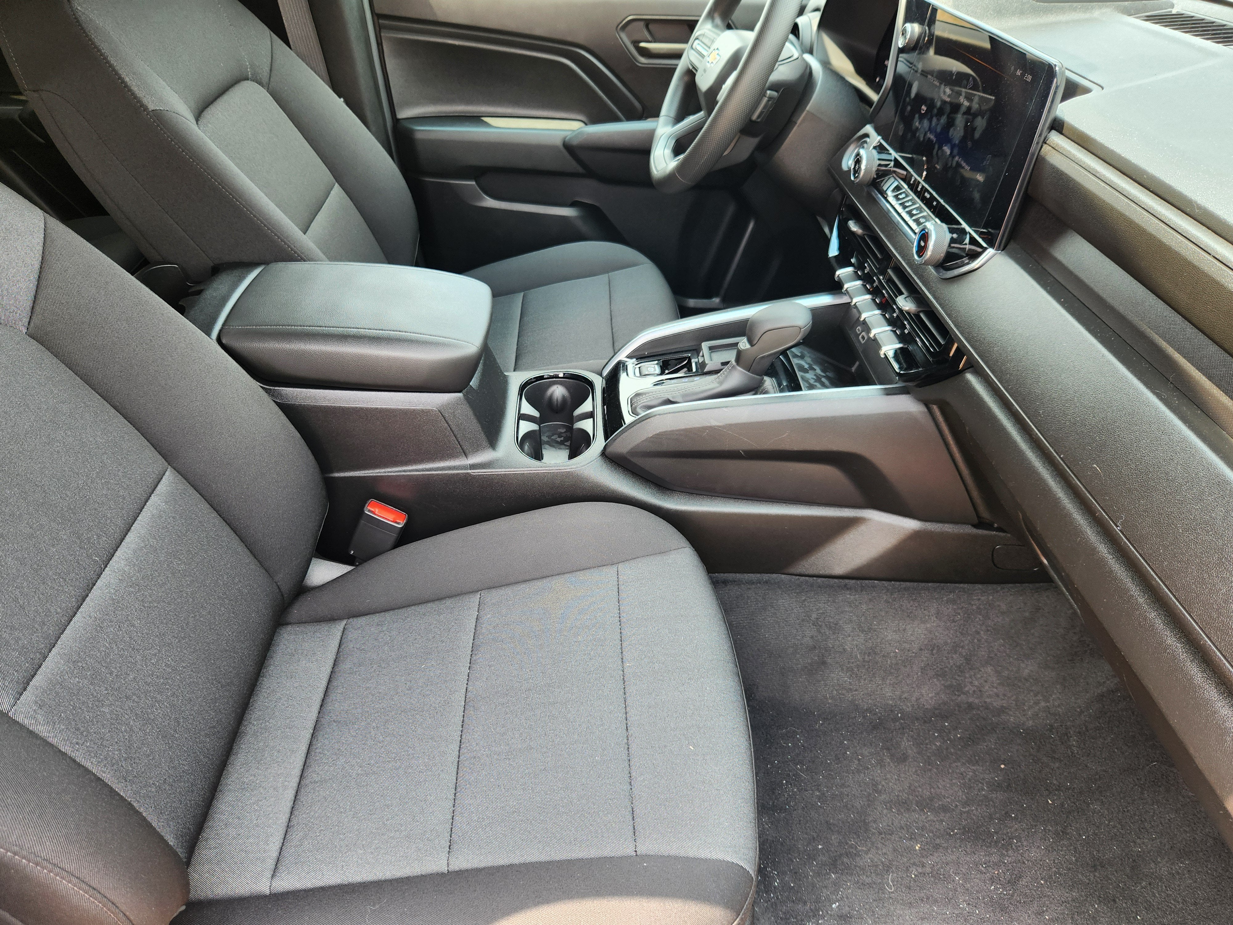 2024 Chevrolet Colorado WT