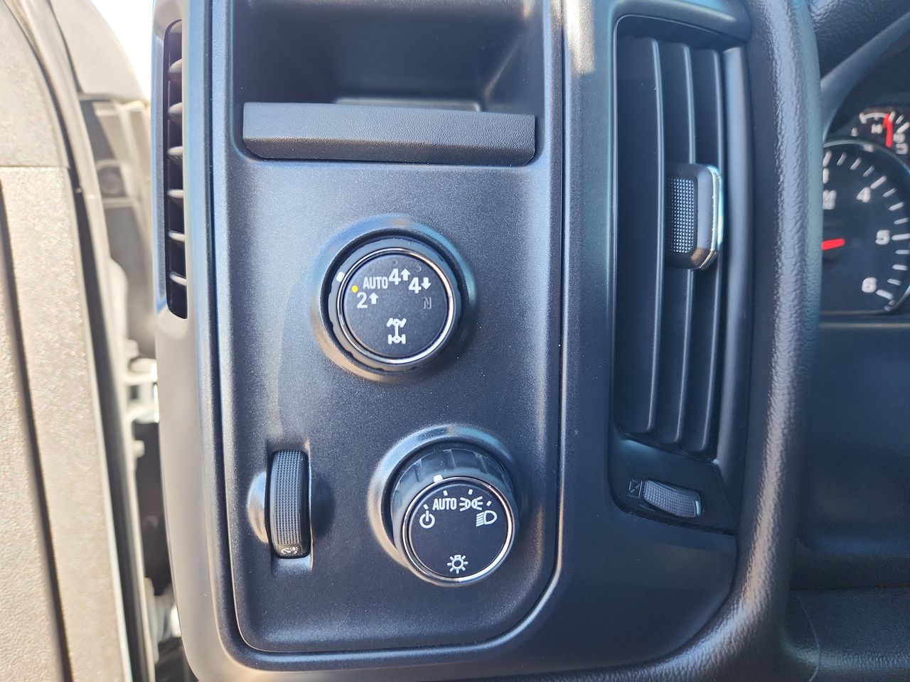 2018 Chevrolet Silverado 1500 Custom