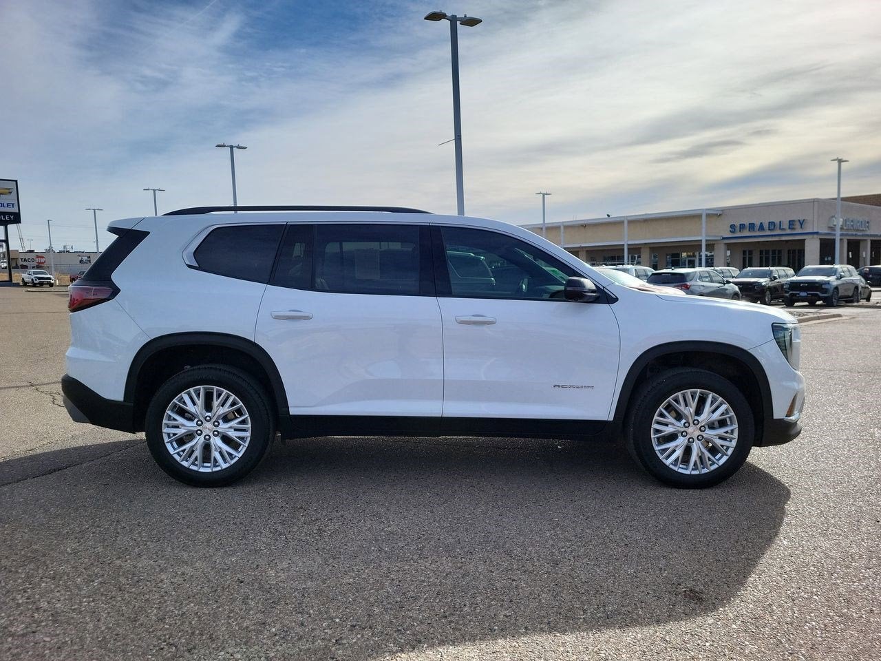 2024 GMC Acadia Elevation