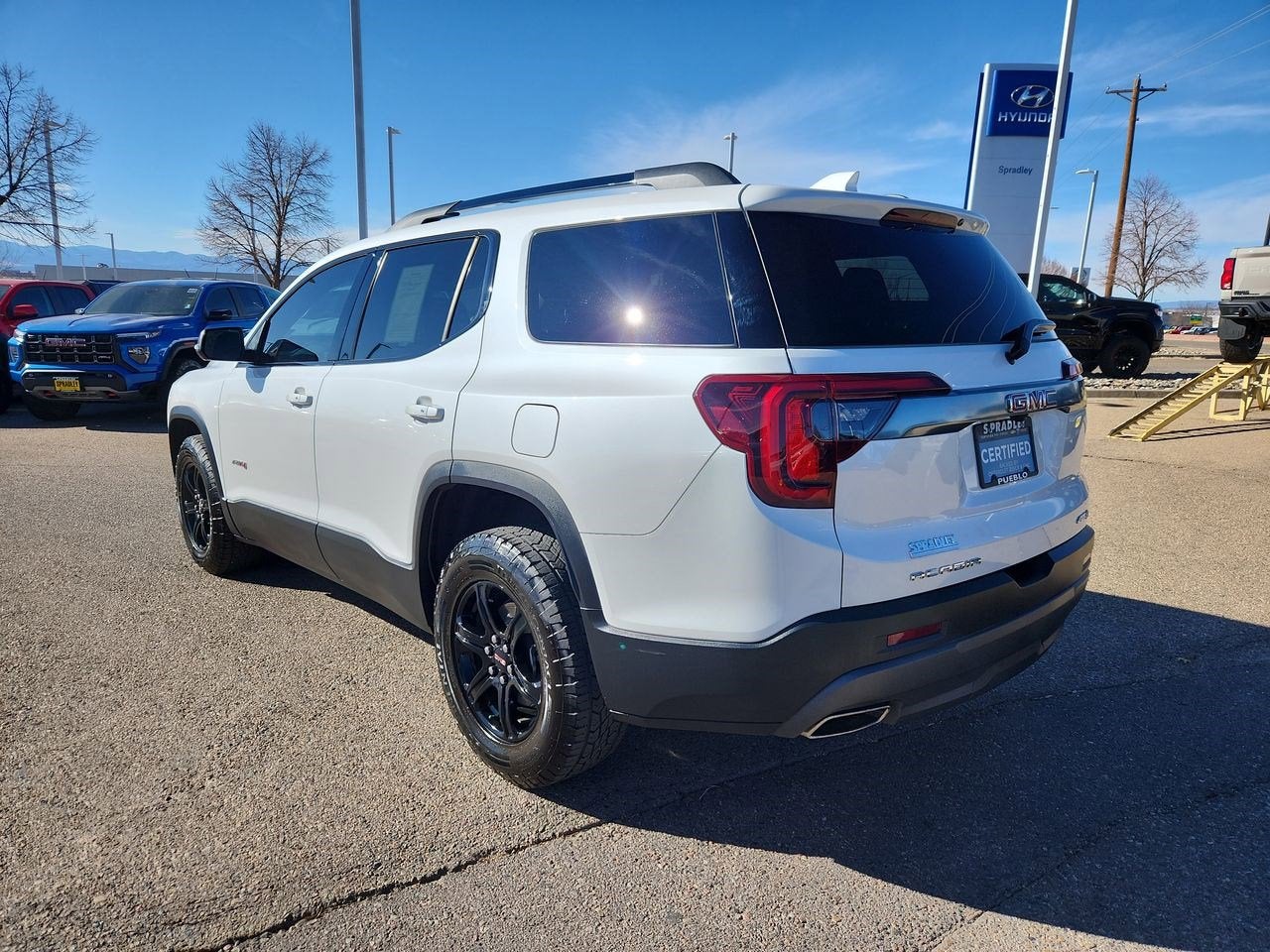 2023 GMC Acadia AT4