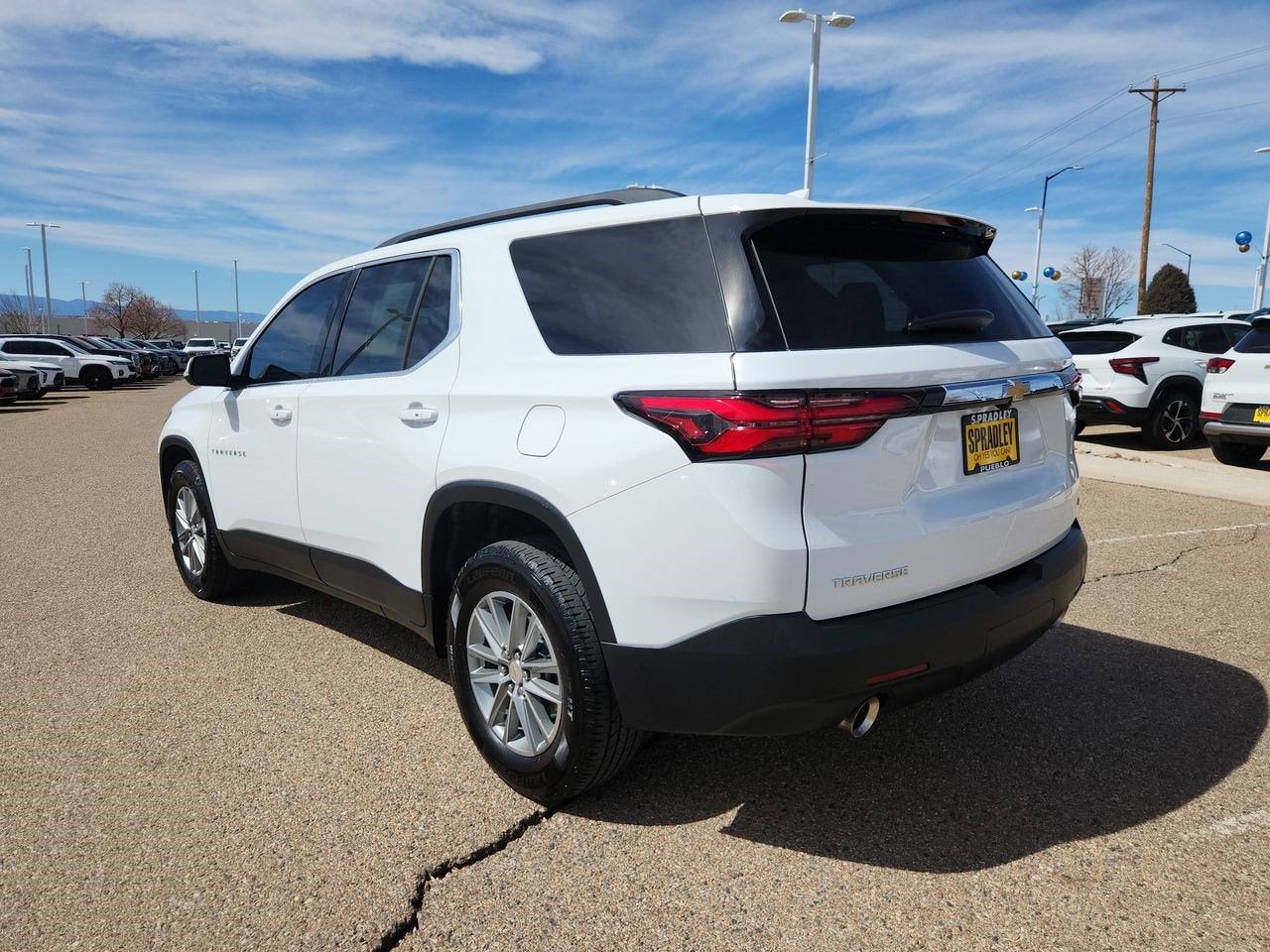 2023 Chevrolet Traverse LT Leather