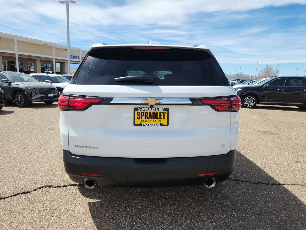 2023 Chevrolet Traverse LT Leather