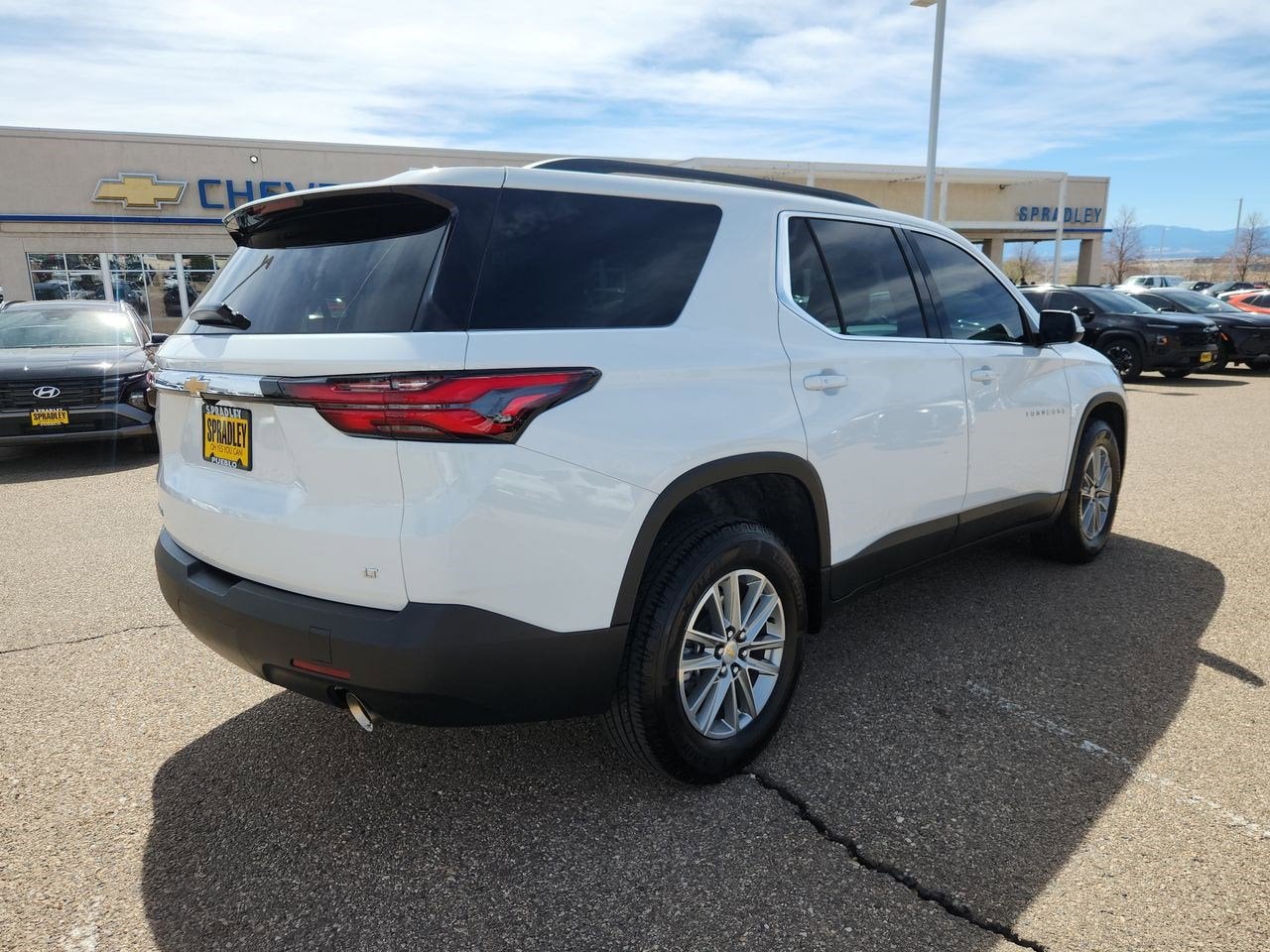 2023 Chevrolet Traverse LT Leather