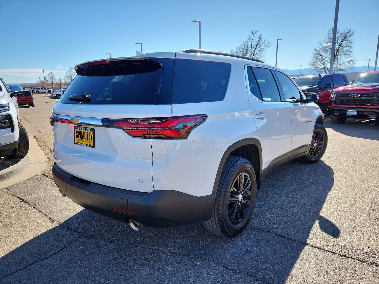 2023 Chevrolet Traverse LT Leather