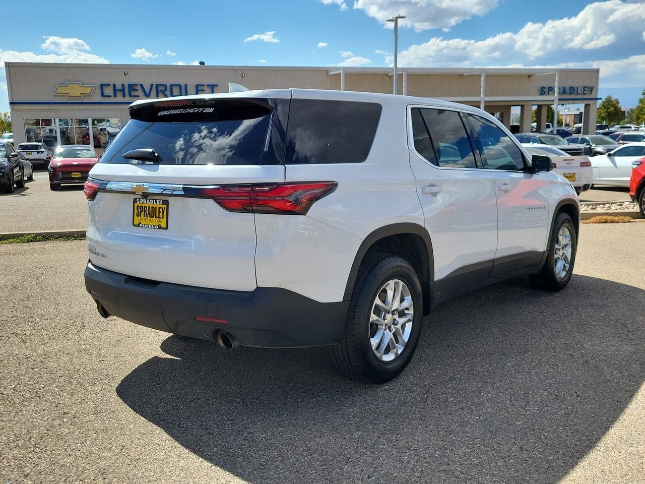 2023 Chevrolet Traverse LS