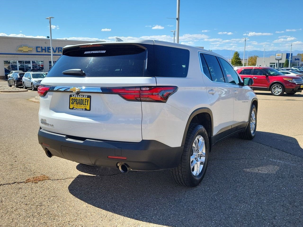 2023 Chevrolet Traverse LS
