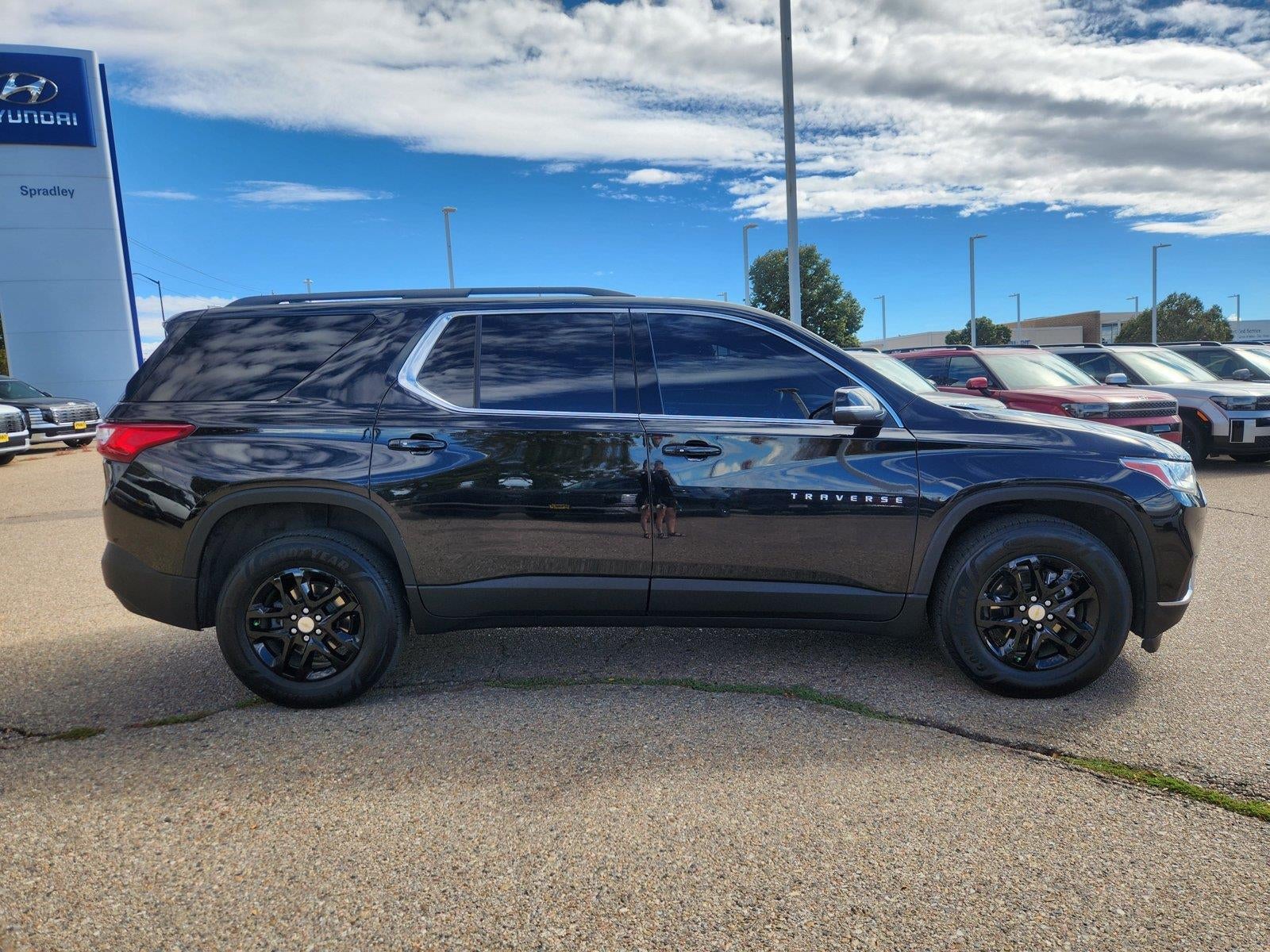 2021 Chevrolet Traverse LT Cloth