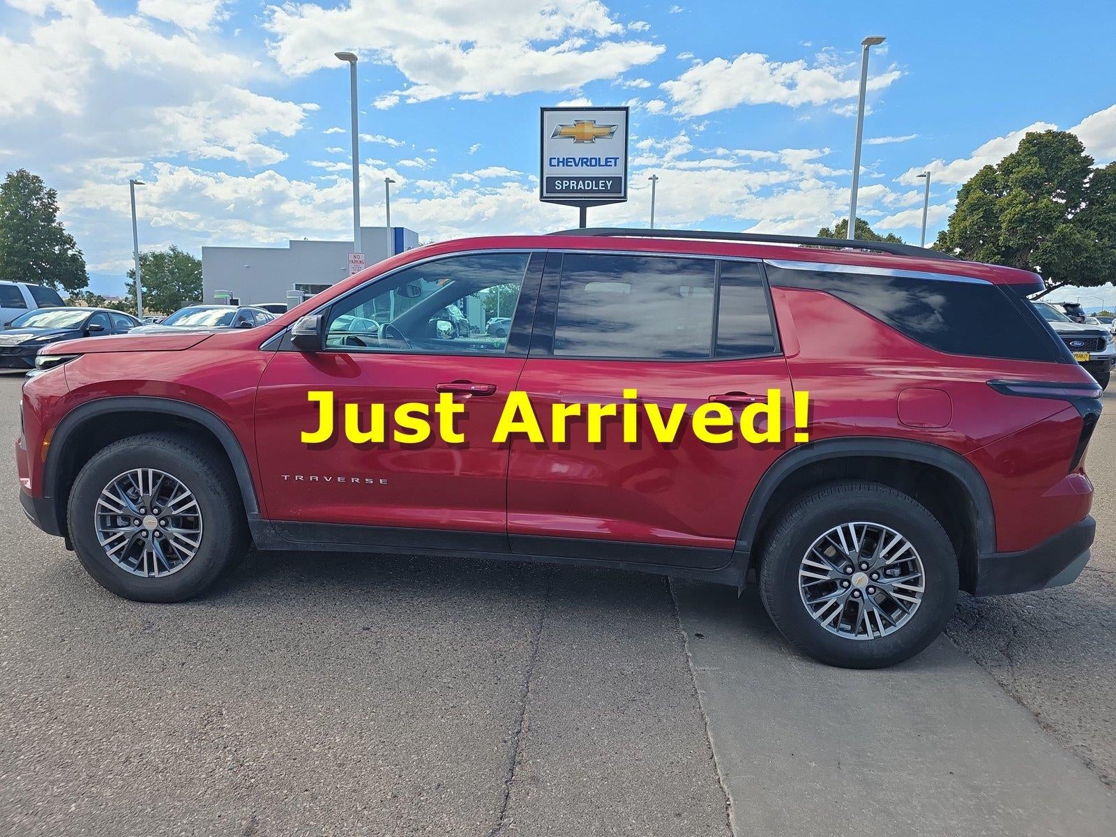 2025 Chevrolet Traverse LT