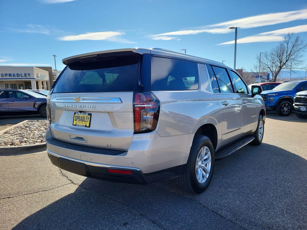 2023 Chevrolet Suburban LT
