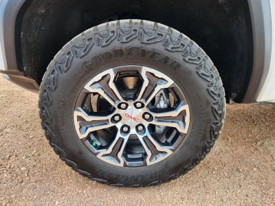 2023 GMC Canyon 4WD AT4
