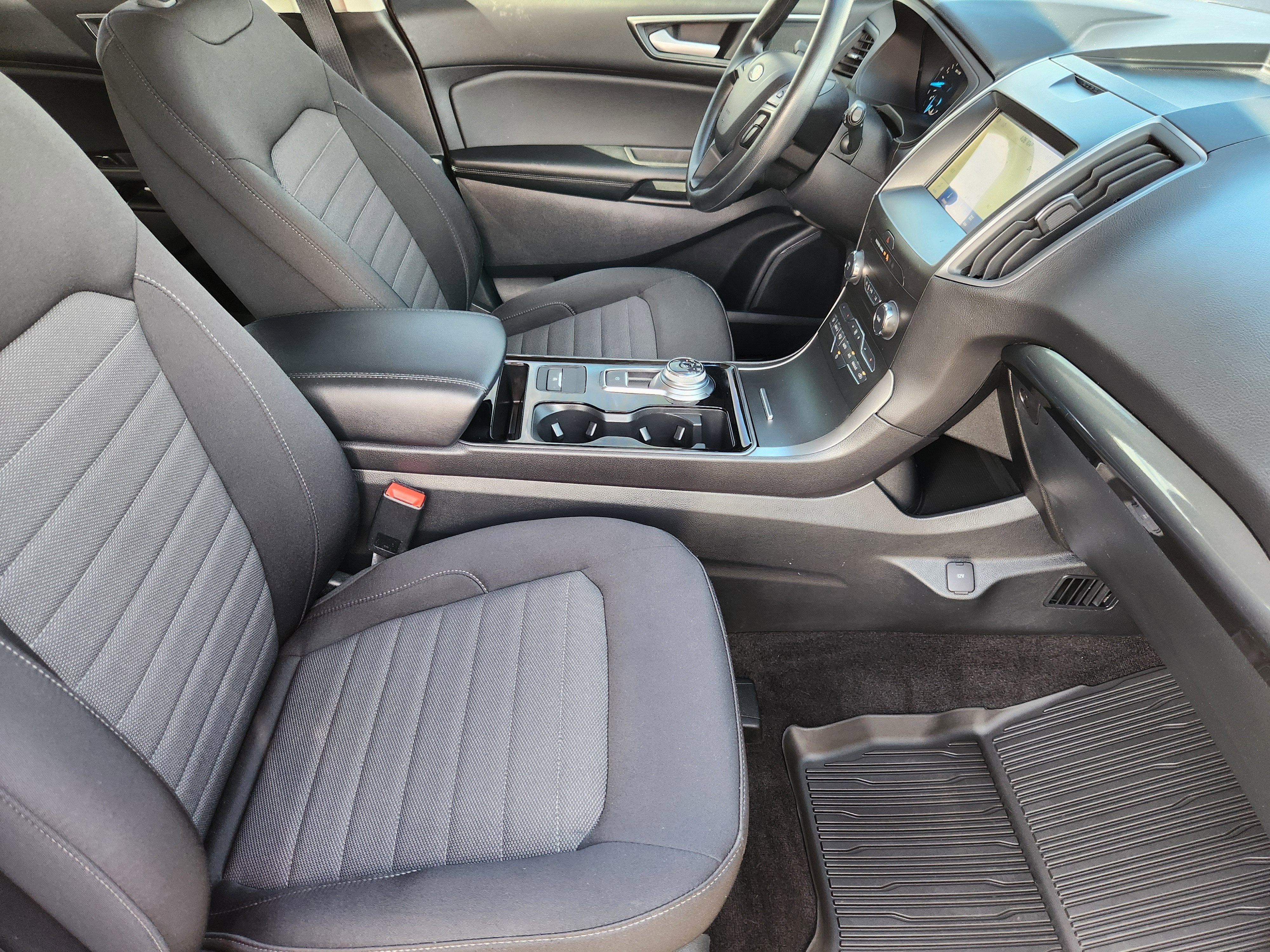 2020 Ford Edge SE