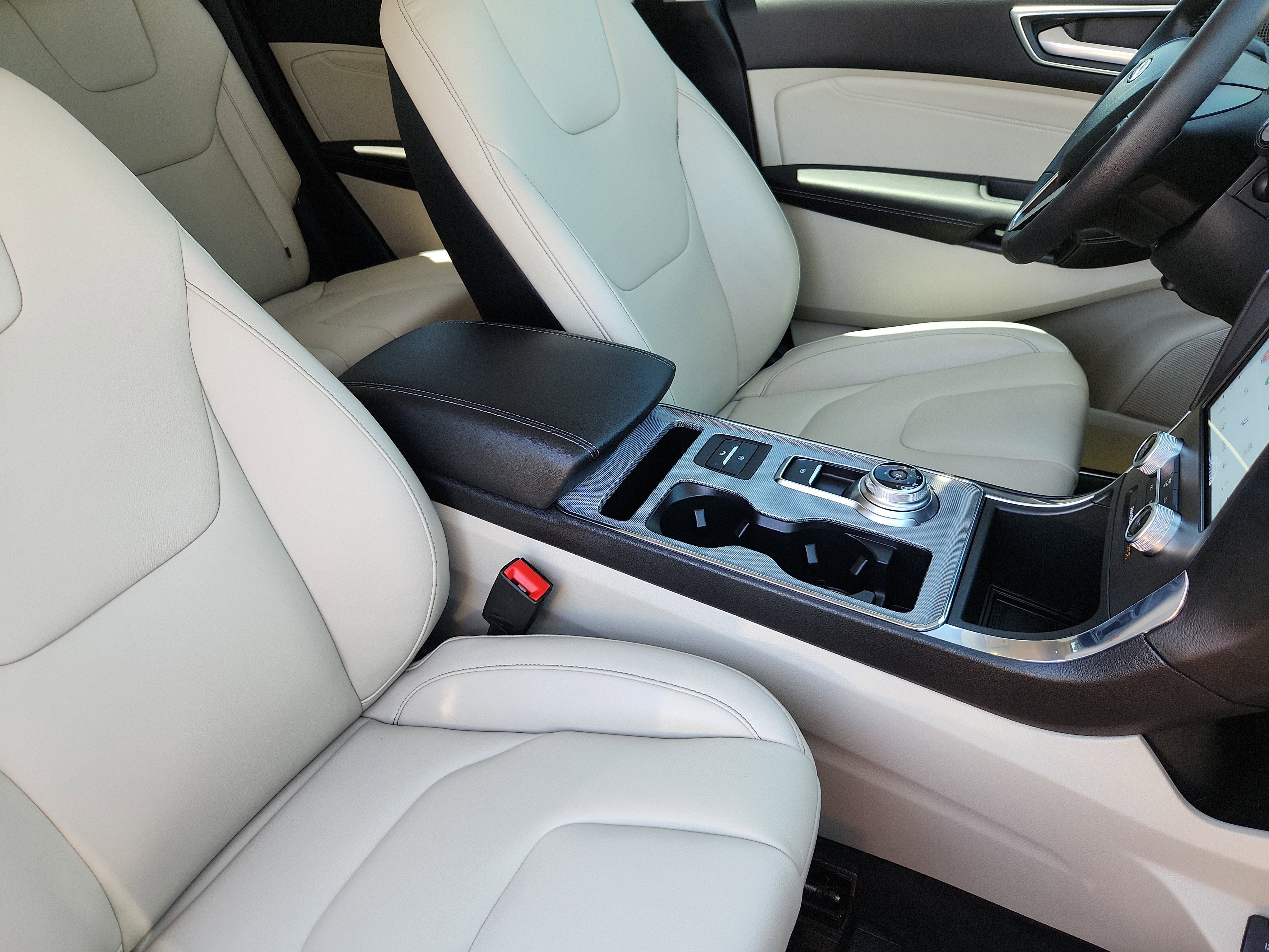 2021 Ford Edge Titanium