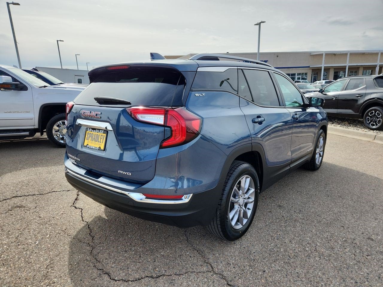 2024 GMC Terrain SLT