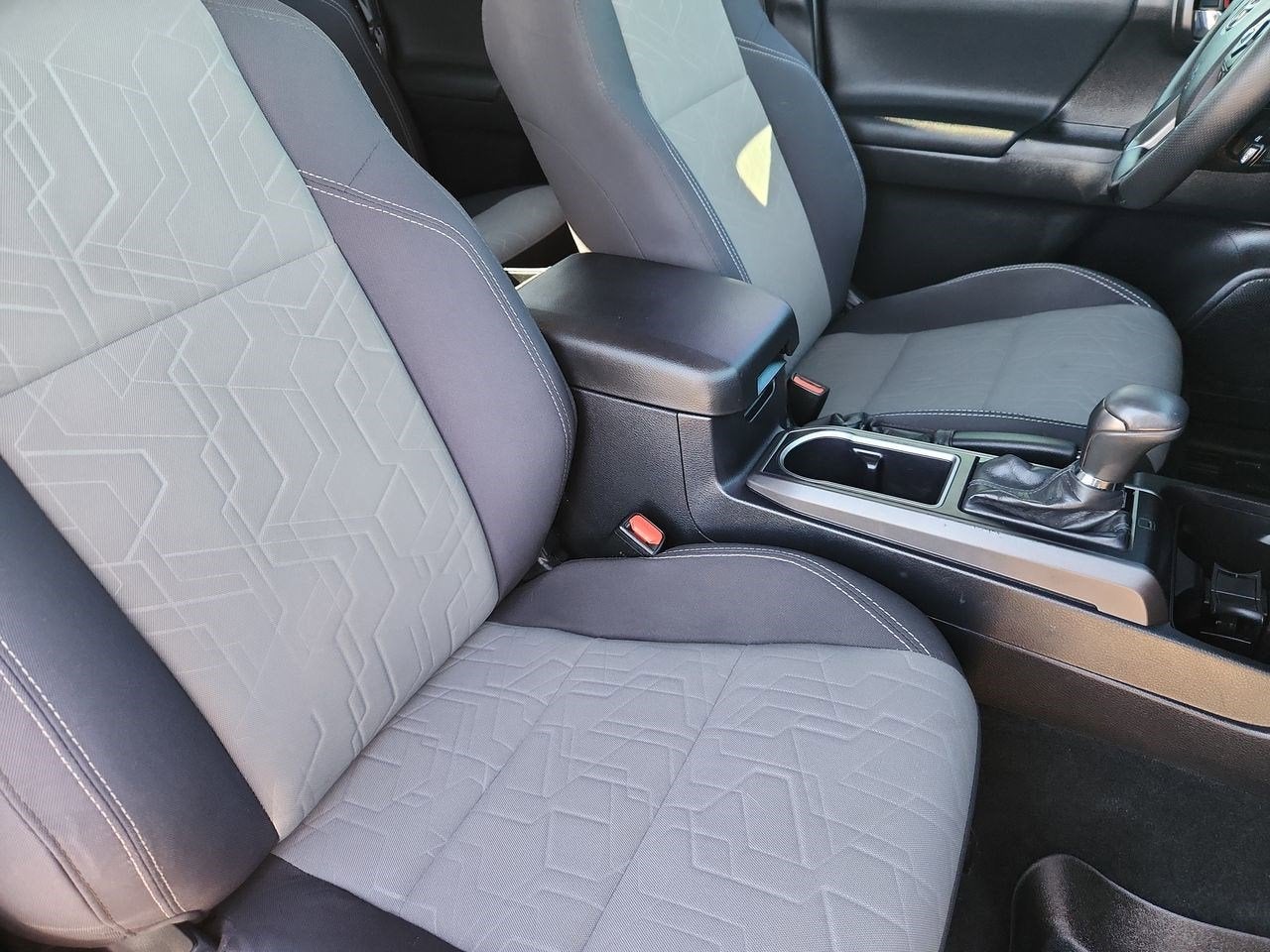 2022 Toyota Tacoma 4WD SR