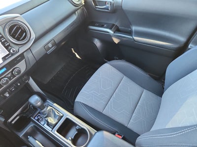 2022 Toyota Tacoma 4WD SR
