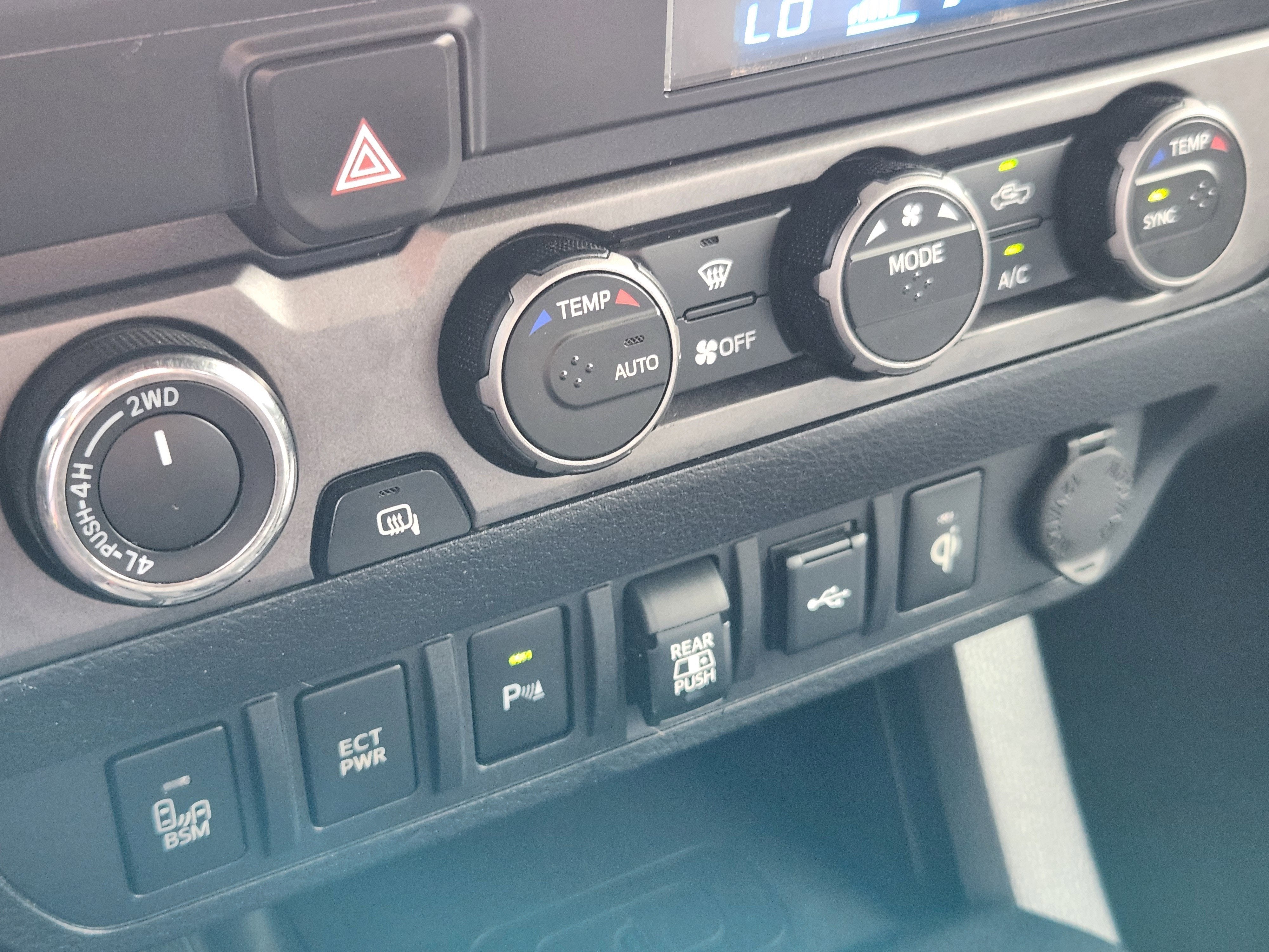 2022 Toyota Tacoma 4WD SR