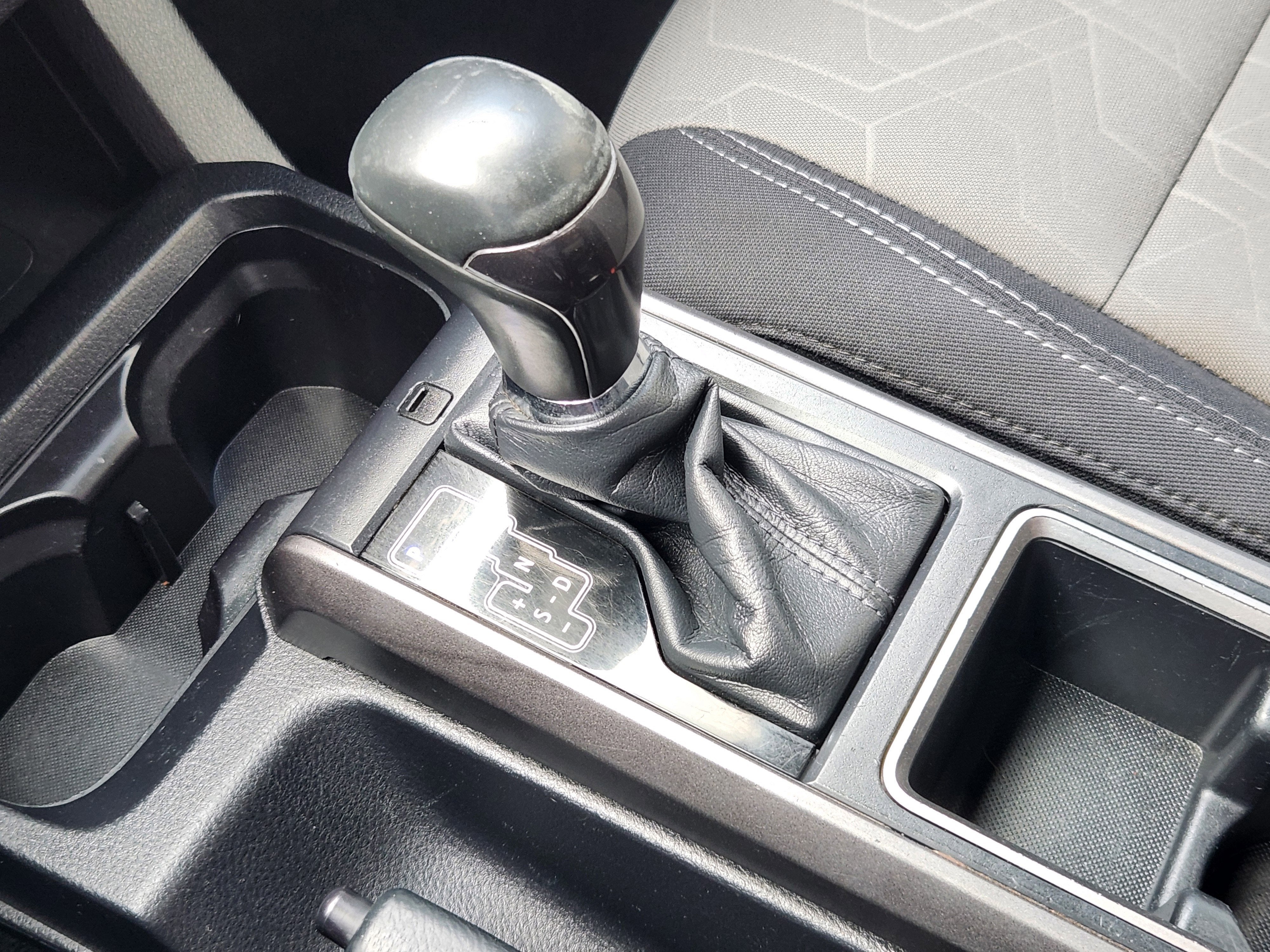 2022 Toyota Tacoma 4WD SR