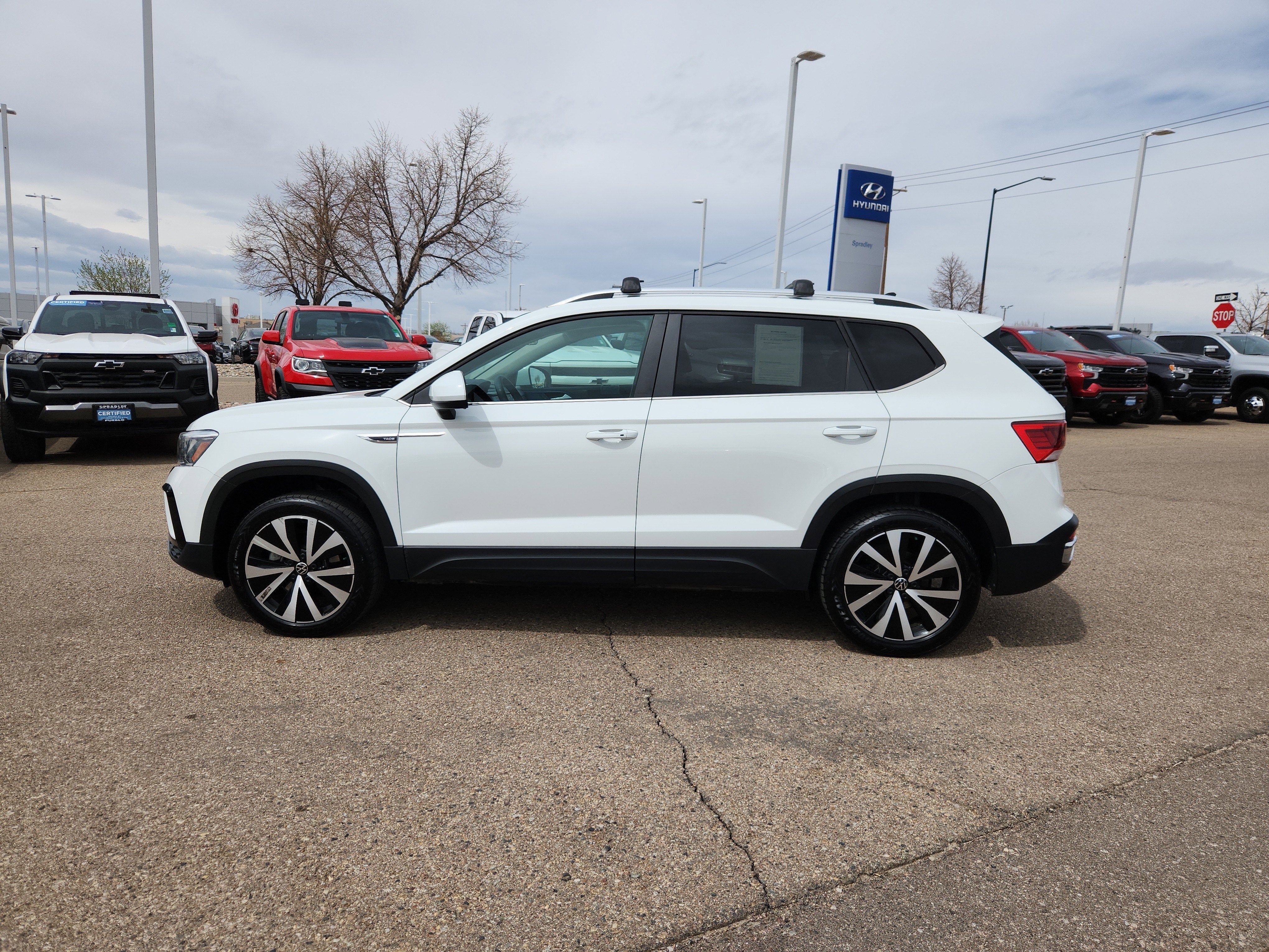 2023 Volkswagen Taos SE