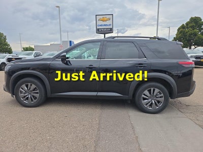 2024 Nissan Pathfinder SV