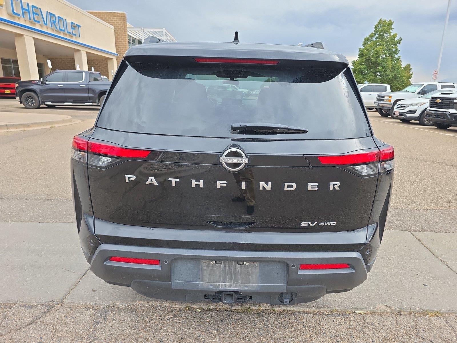 2024 Nissan Pathfinder SV