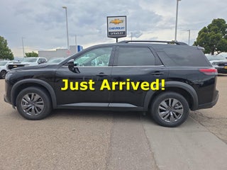 2024 Nissan Pathfinder SV