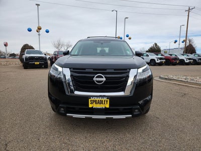 2024 Nissan Pathfinder Platinum