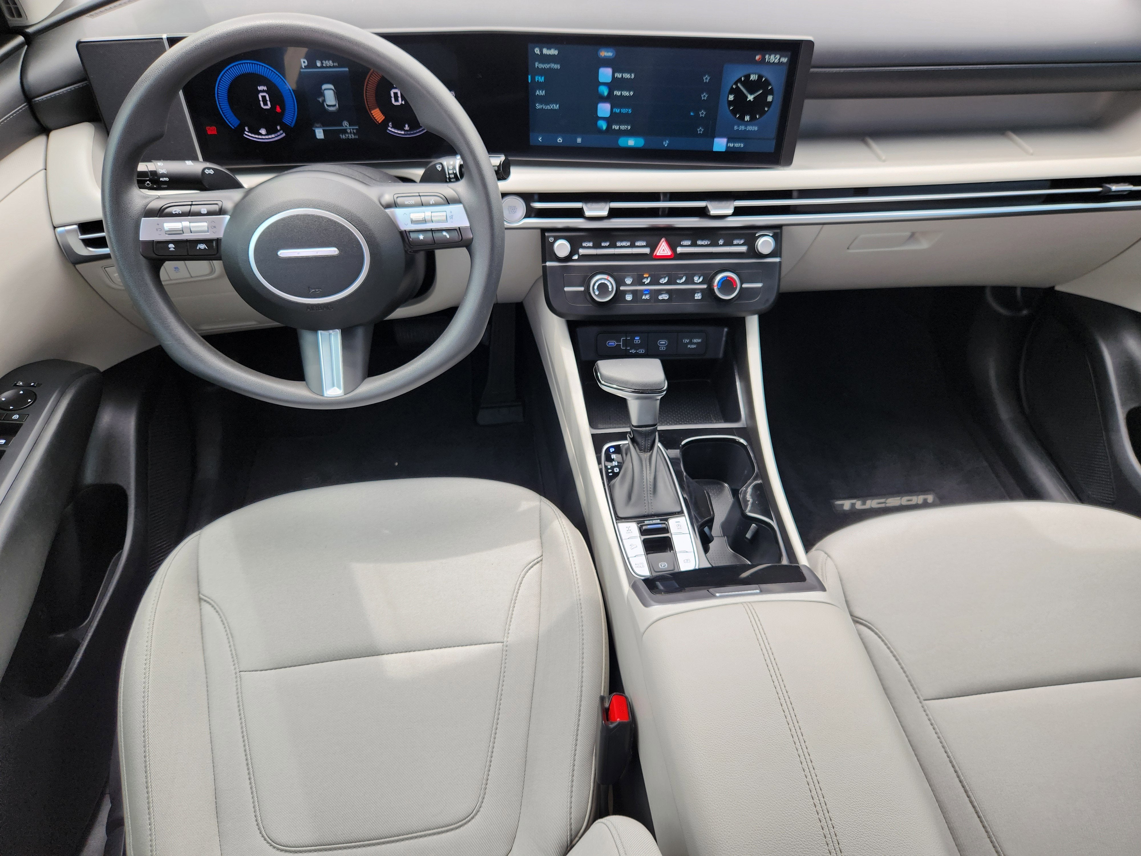 2025 Hyundai Tucson SE