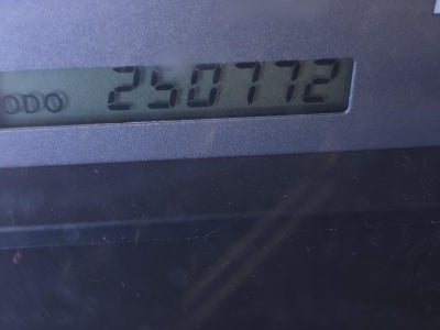 2004 Toyota Sequoia SR5
