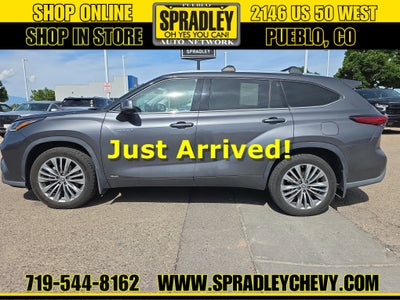 2021 Toyota Highlander Hybrid Platinum