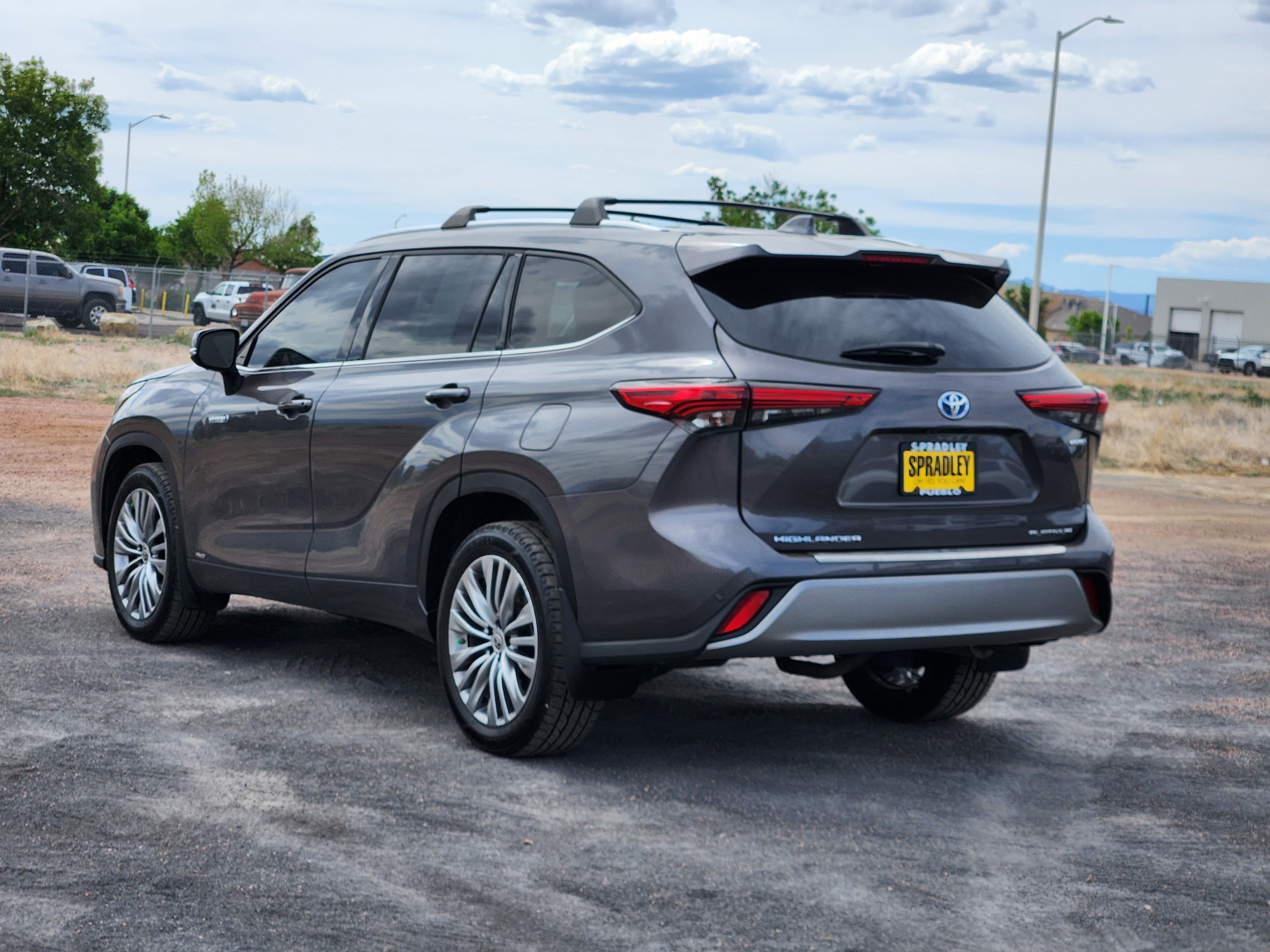 2021 Toyota Highlander Hybrid Platinum
