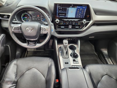 2021 Toyota Highlander Hybrid Platinum