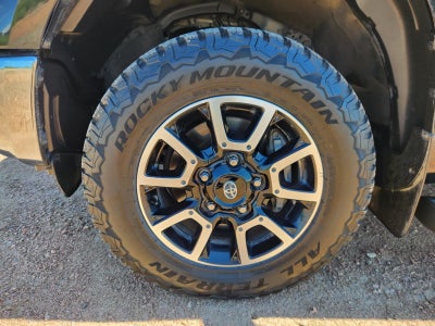 2017 Toyota Tundra 4WD SR5