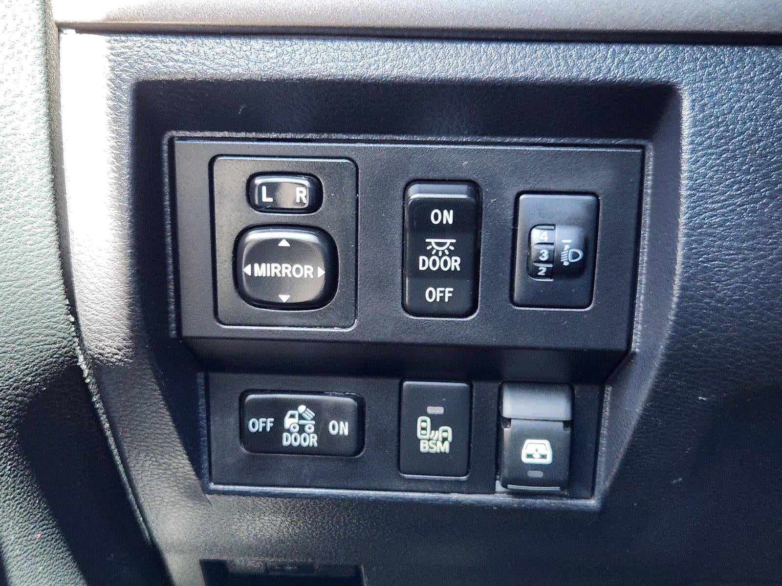 2017 Toyota Tundra 4WD SR5