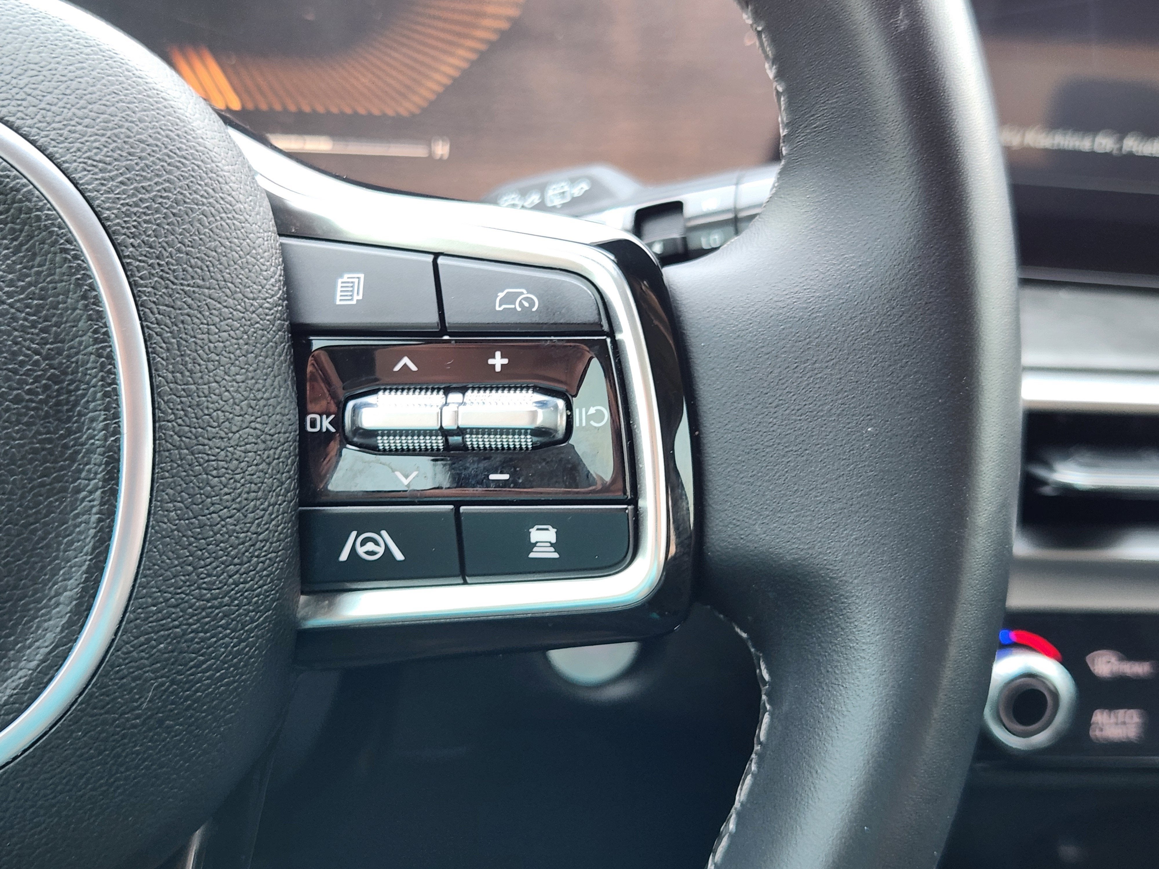2024 Kia Sorento X-Line EX