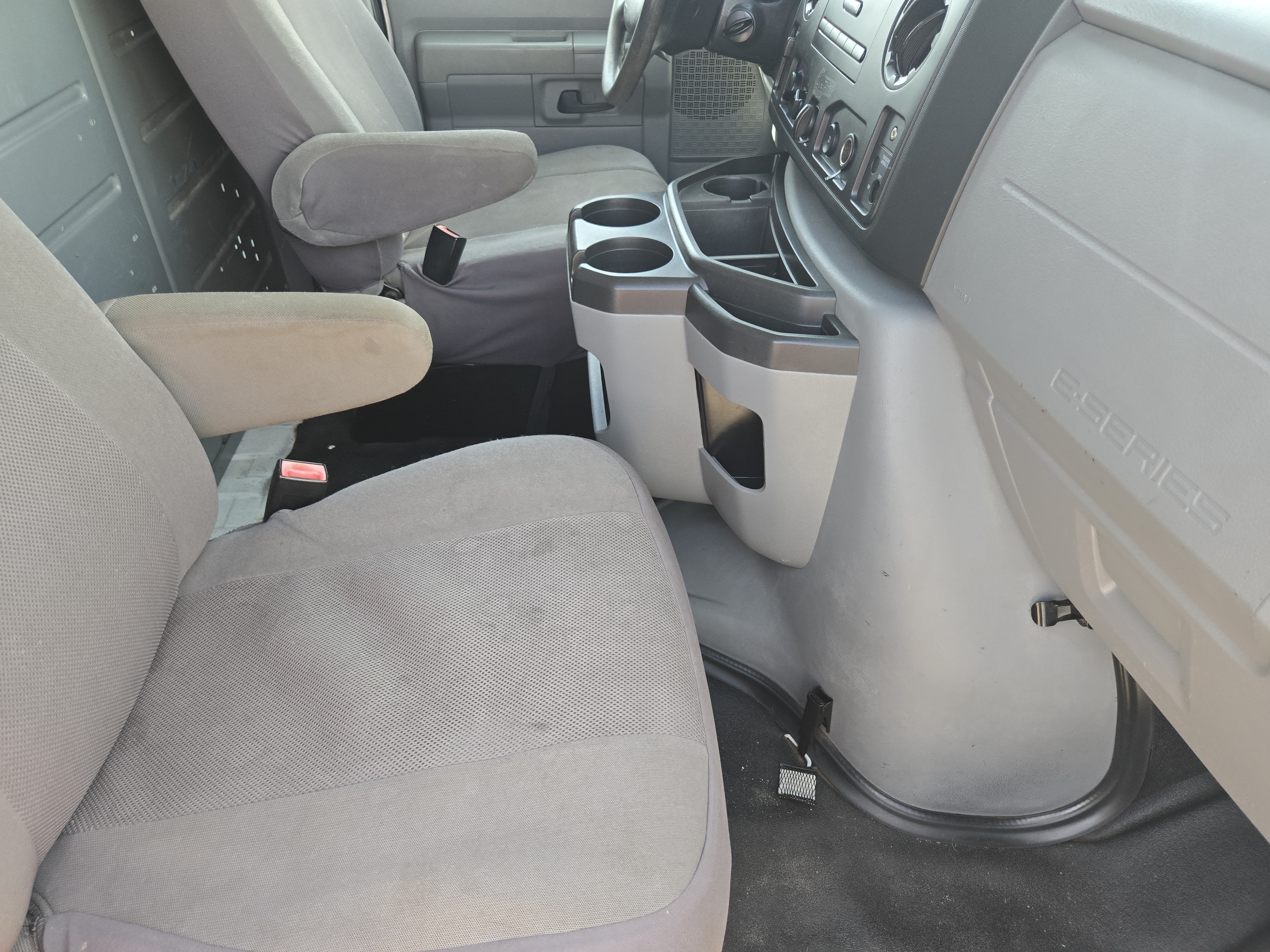 2014 Ford Econoline Cargo Van E-250 COMMERCIAL