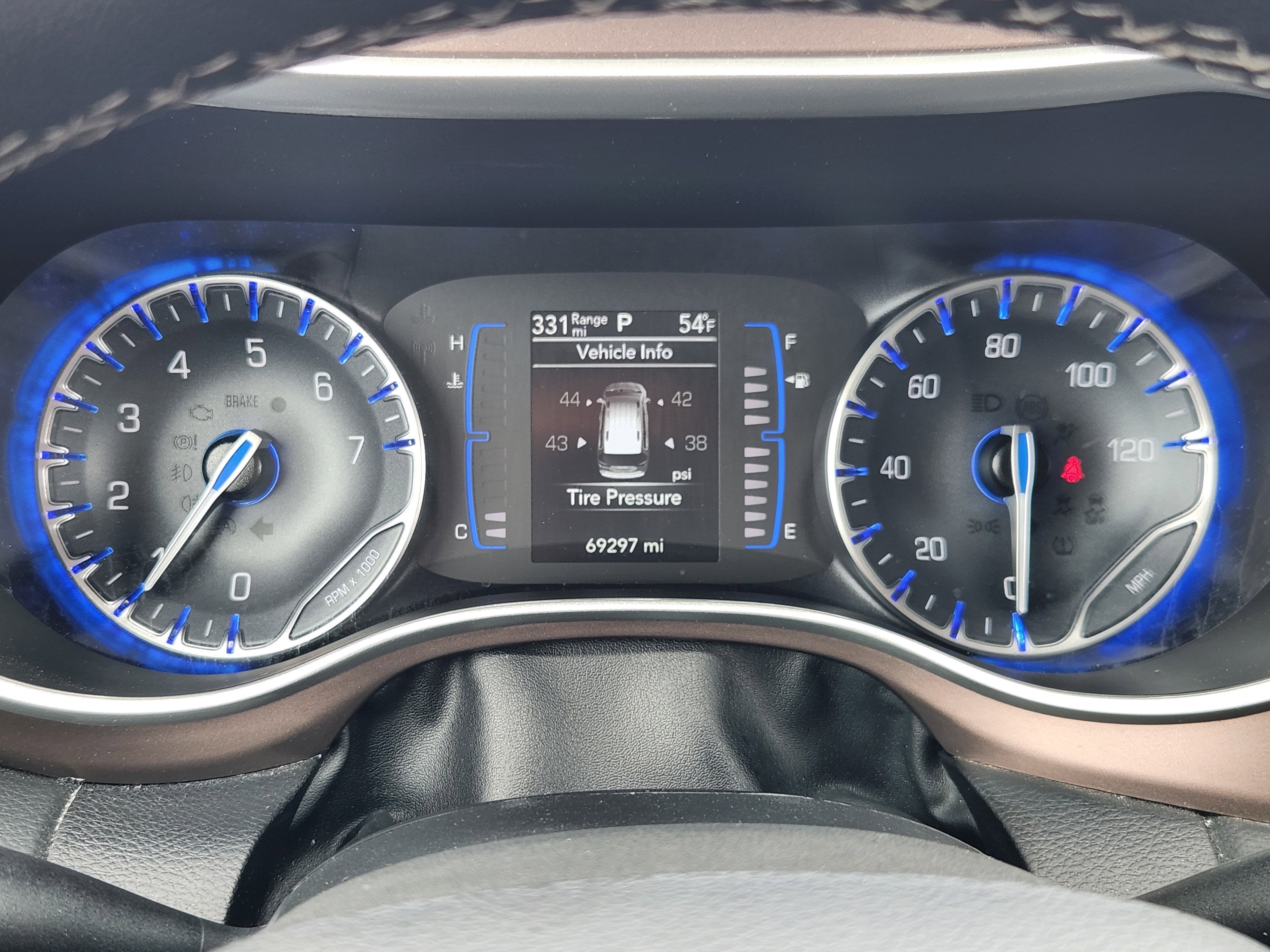 2023 Chrysler Voyager LX