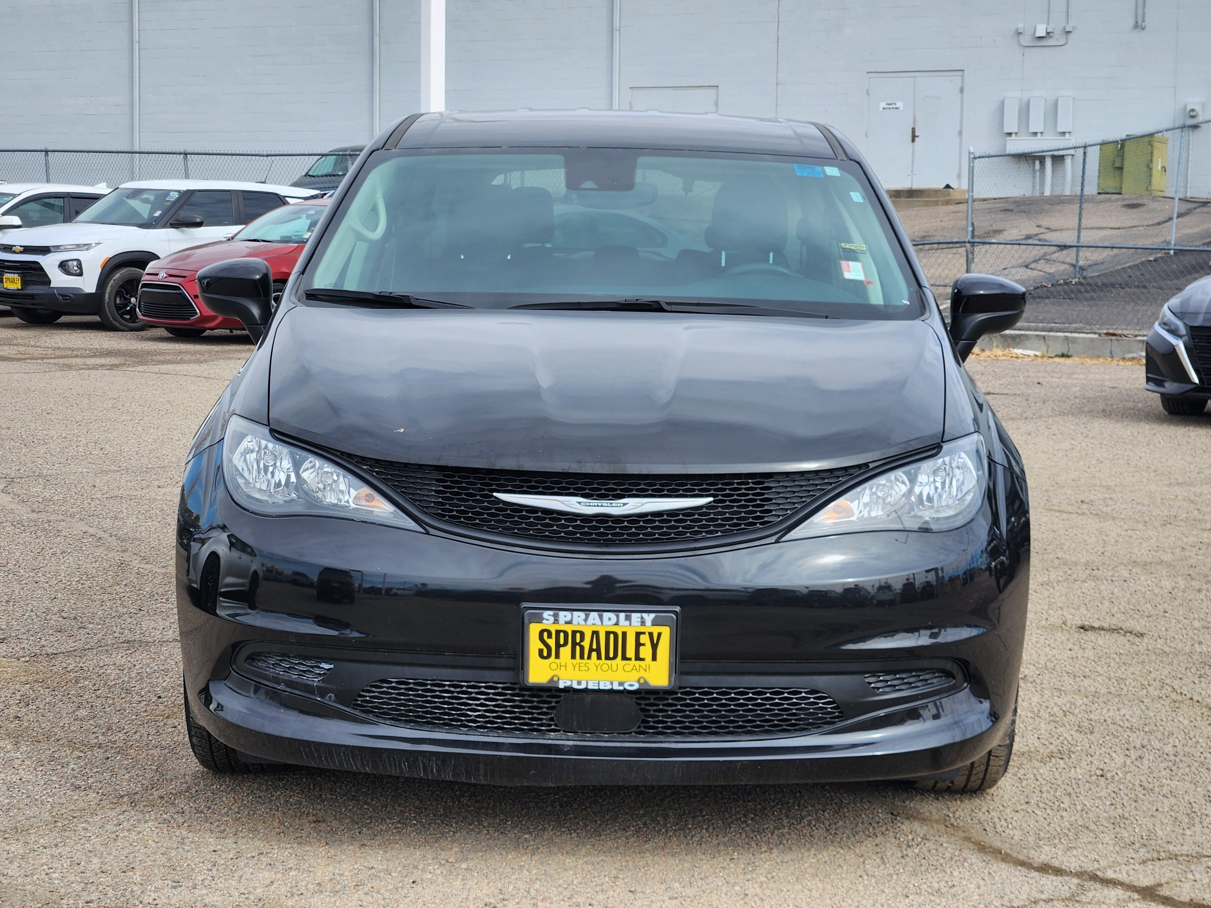 2023 Chrysler Voyager LX