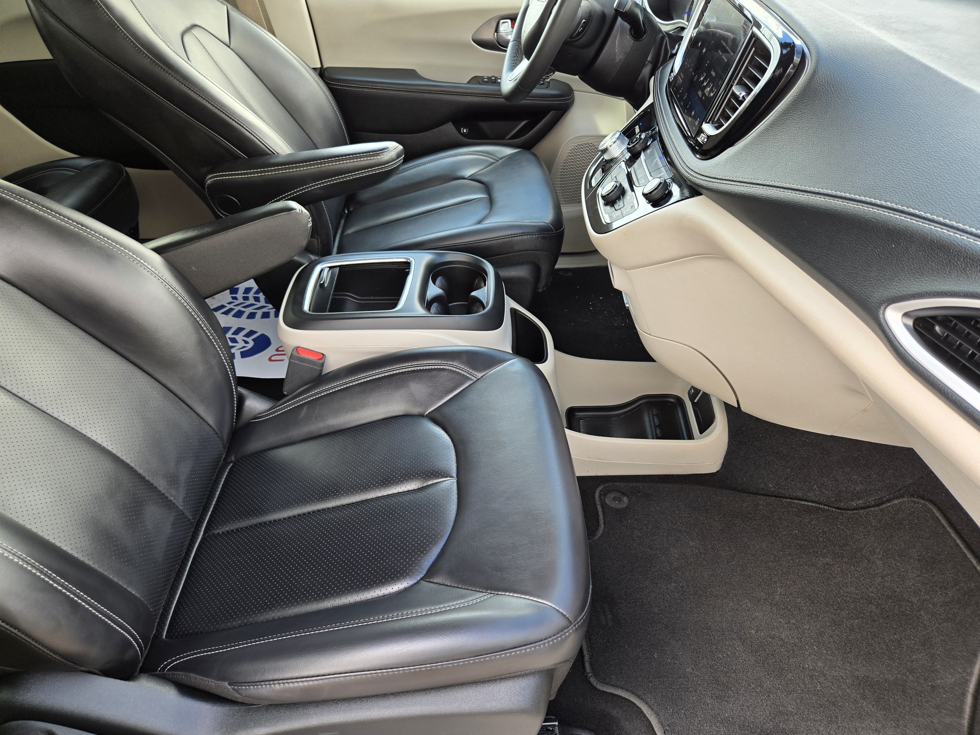 2023 Chrysler Pacifica Hybrid Touring L