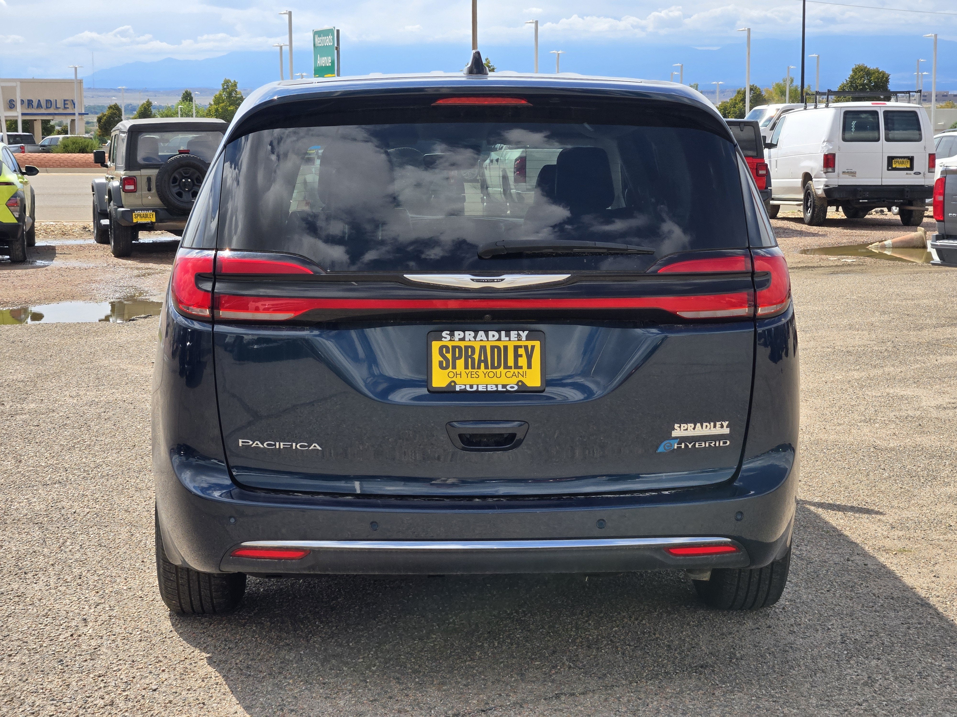 2023 Chrysler Pacifica Hybrid Touring L