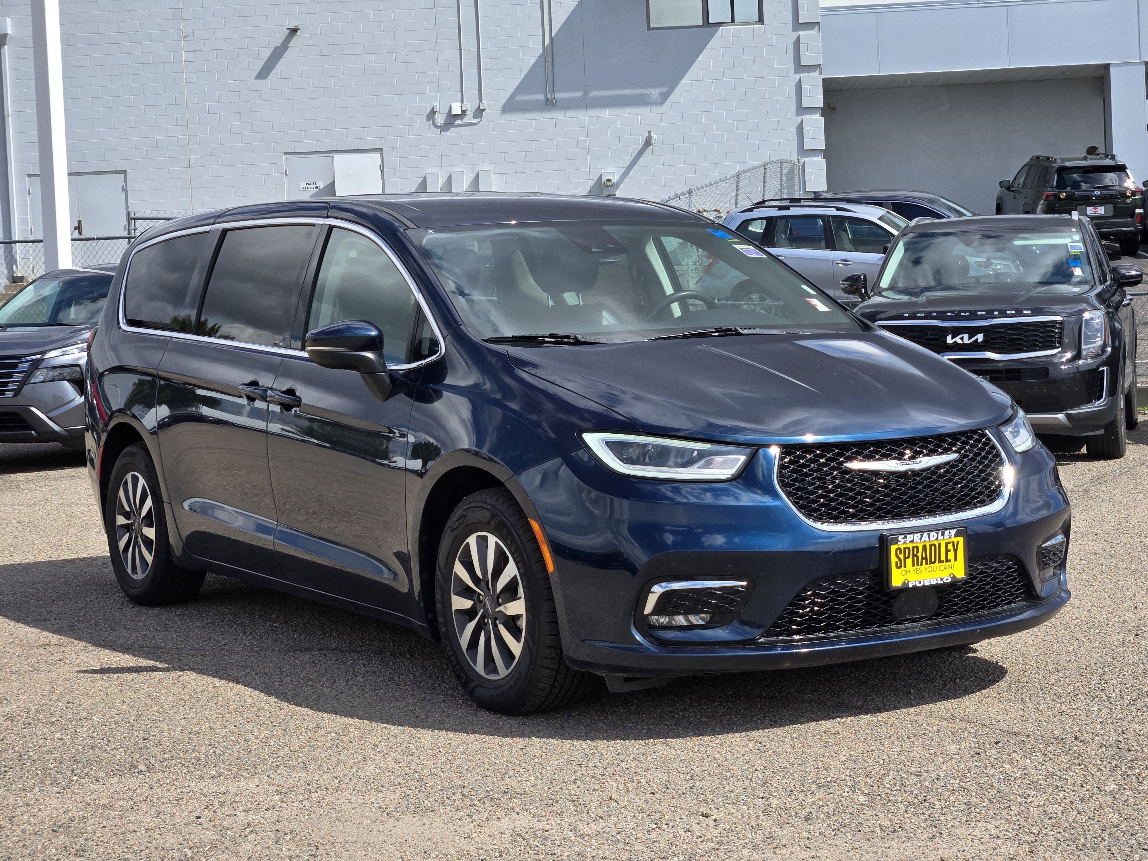 2023 Chrysler Pacifica Hybrid Touring L
