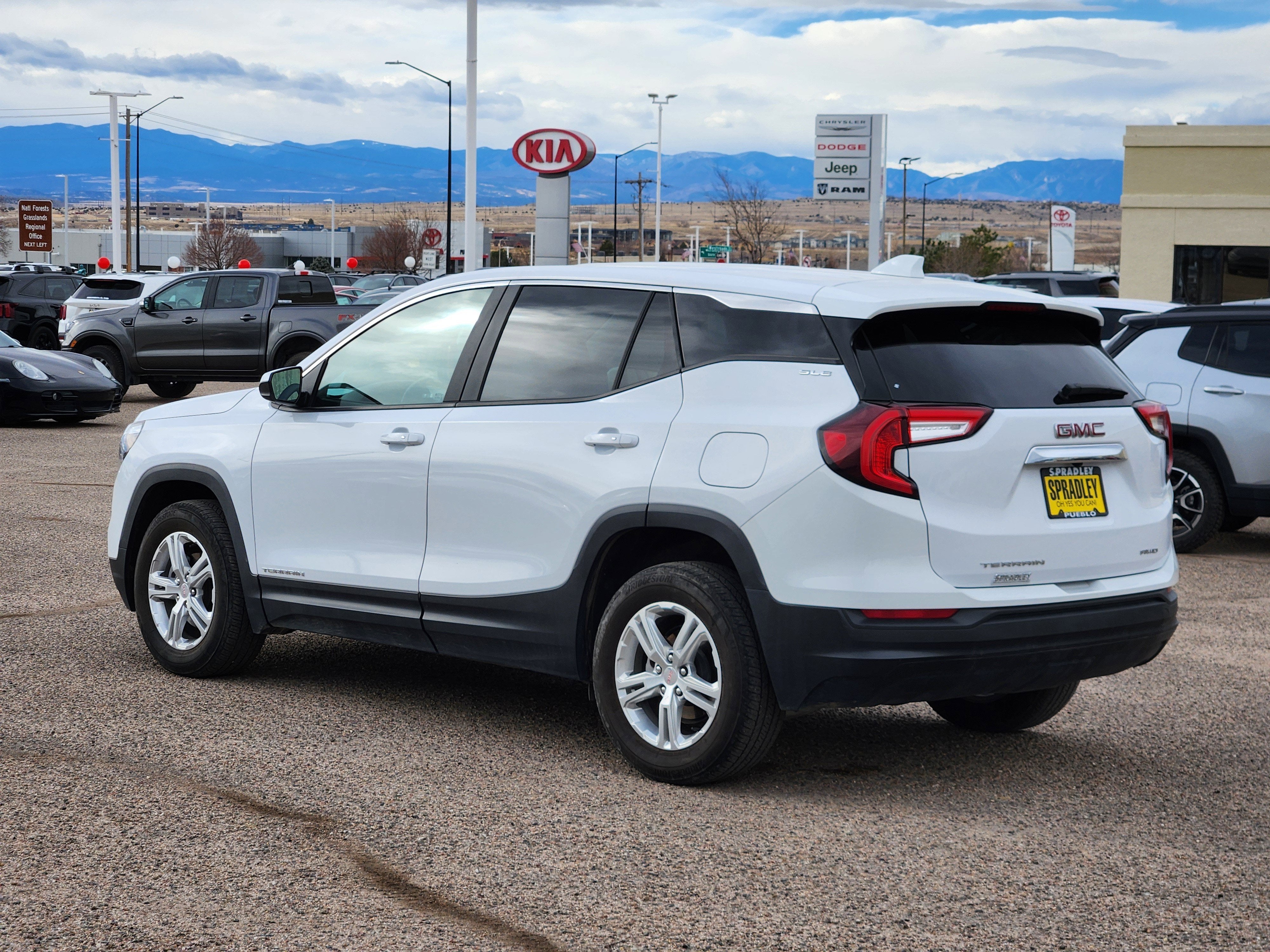 2024 GMC Terrain SLE