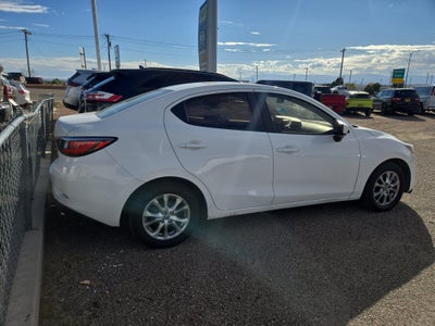 2016 Toyota Yaris LIFTBACK