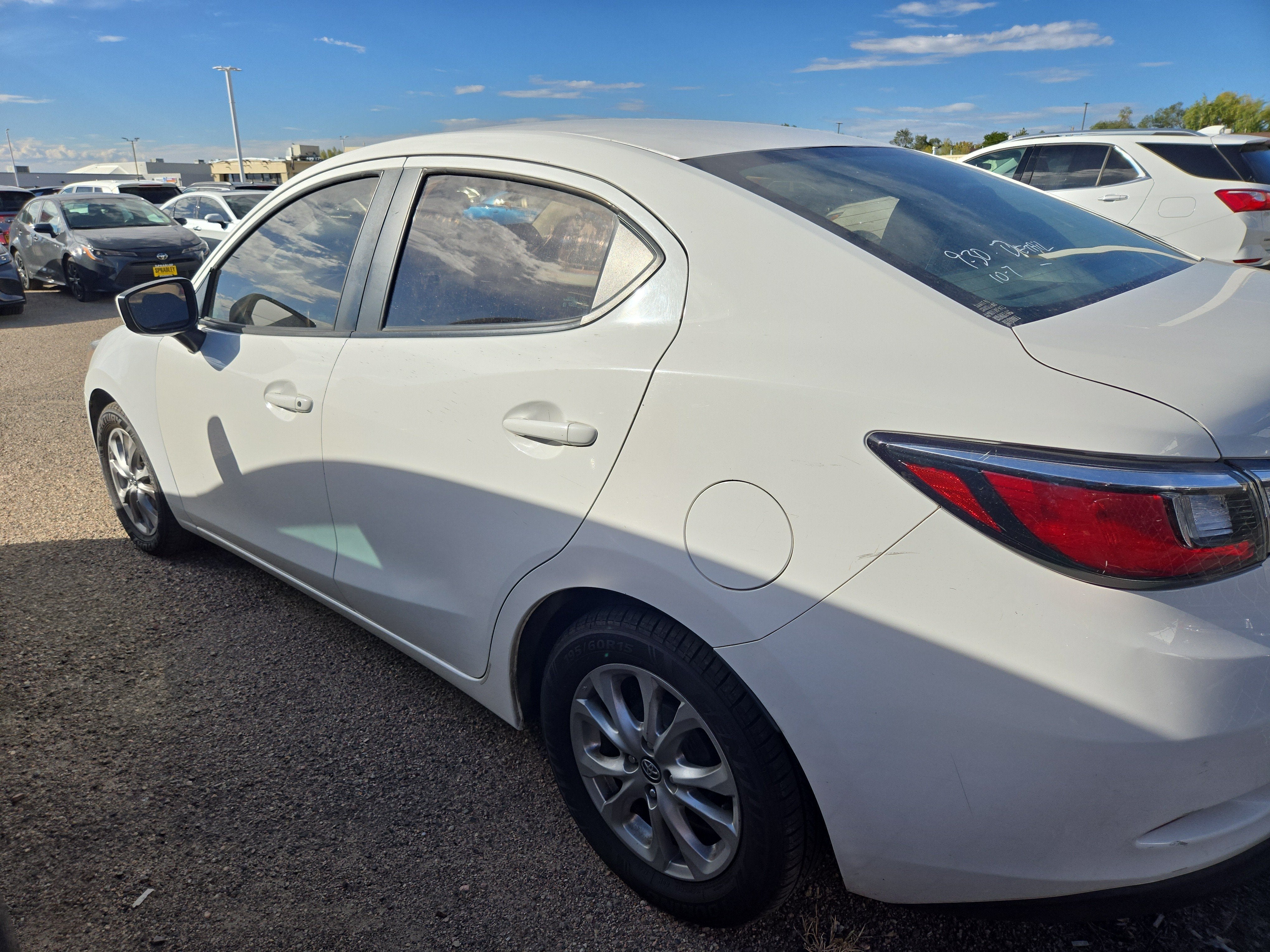 2016 Toyota Yaris LIFTBACK