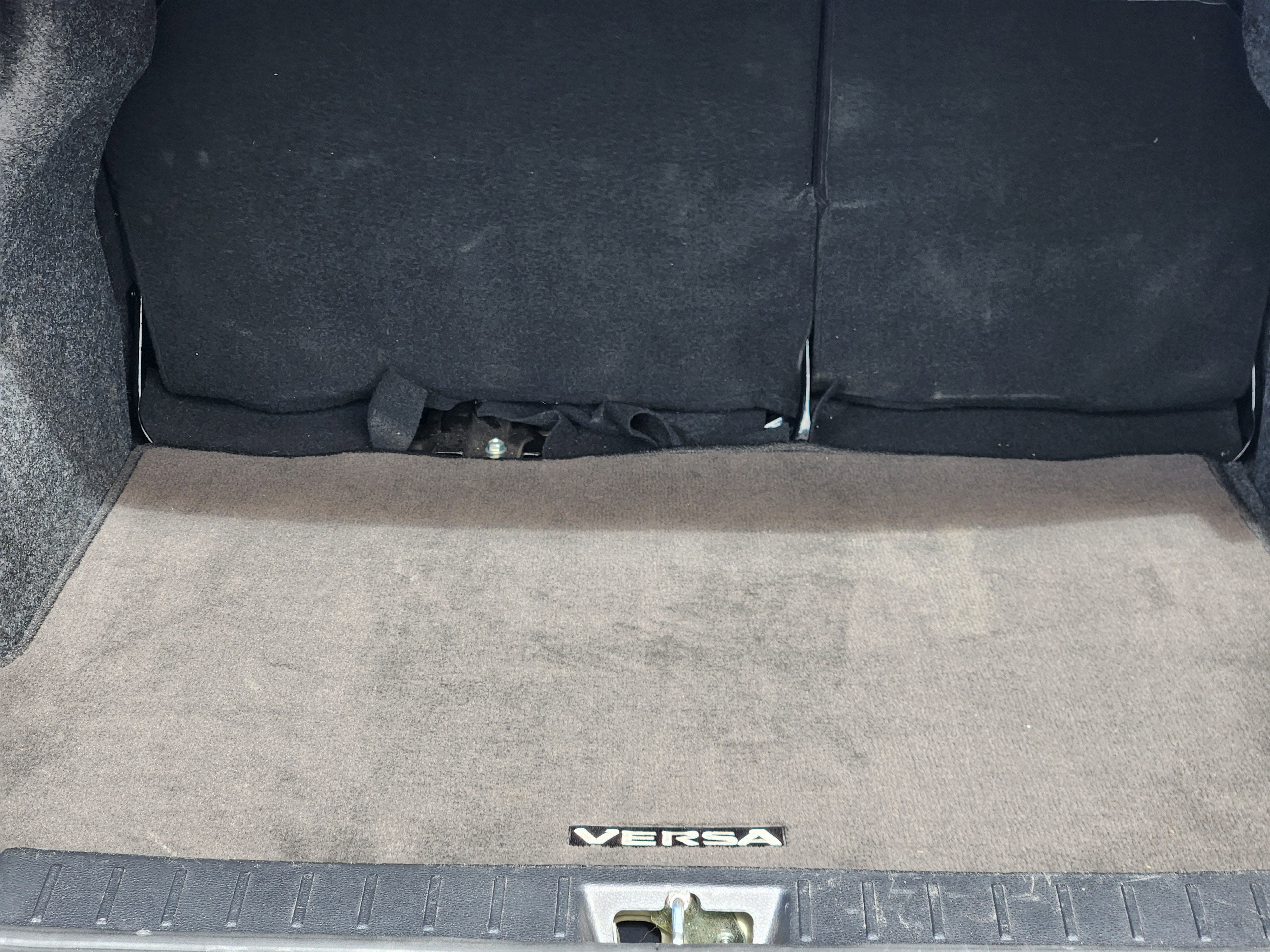 2023 Nissan Versa SV