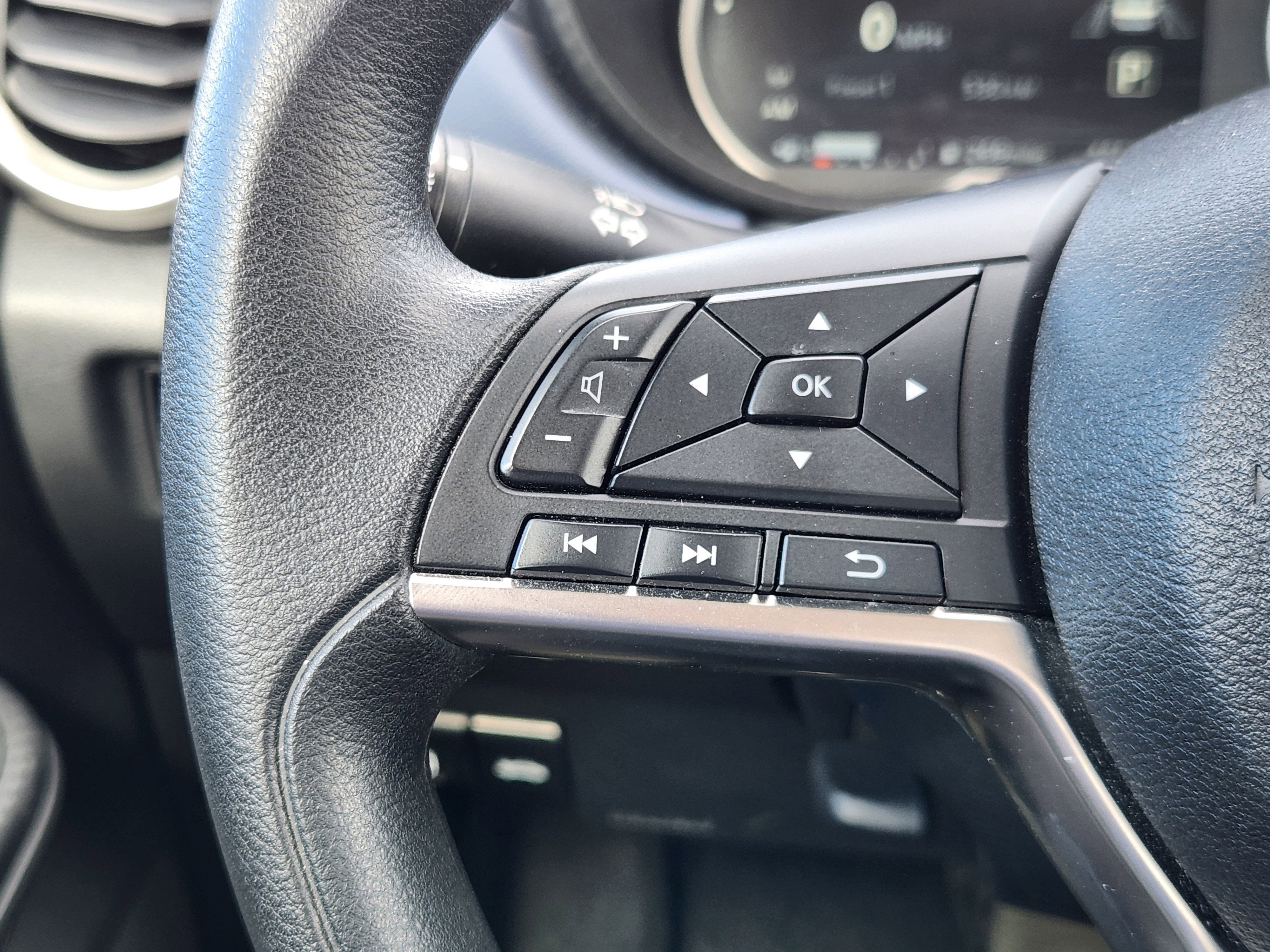 2023 Nissan Versa SV