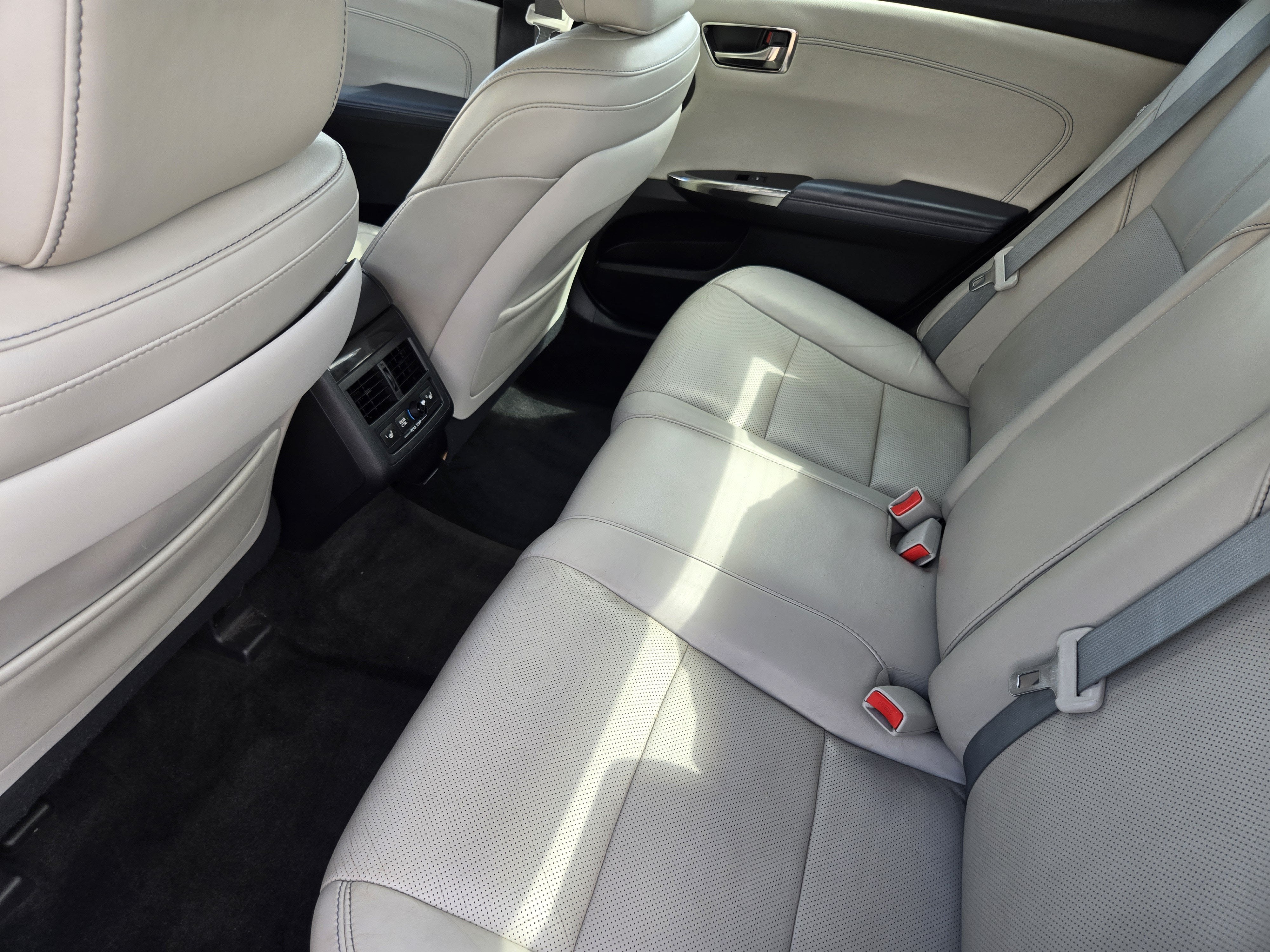 2014 Toyota Avalon Hybrid Limited