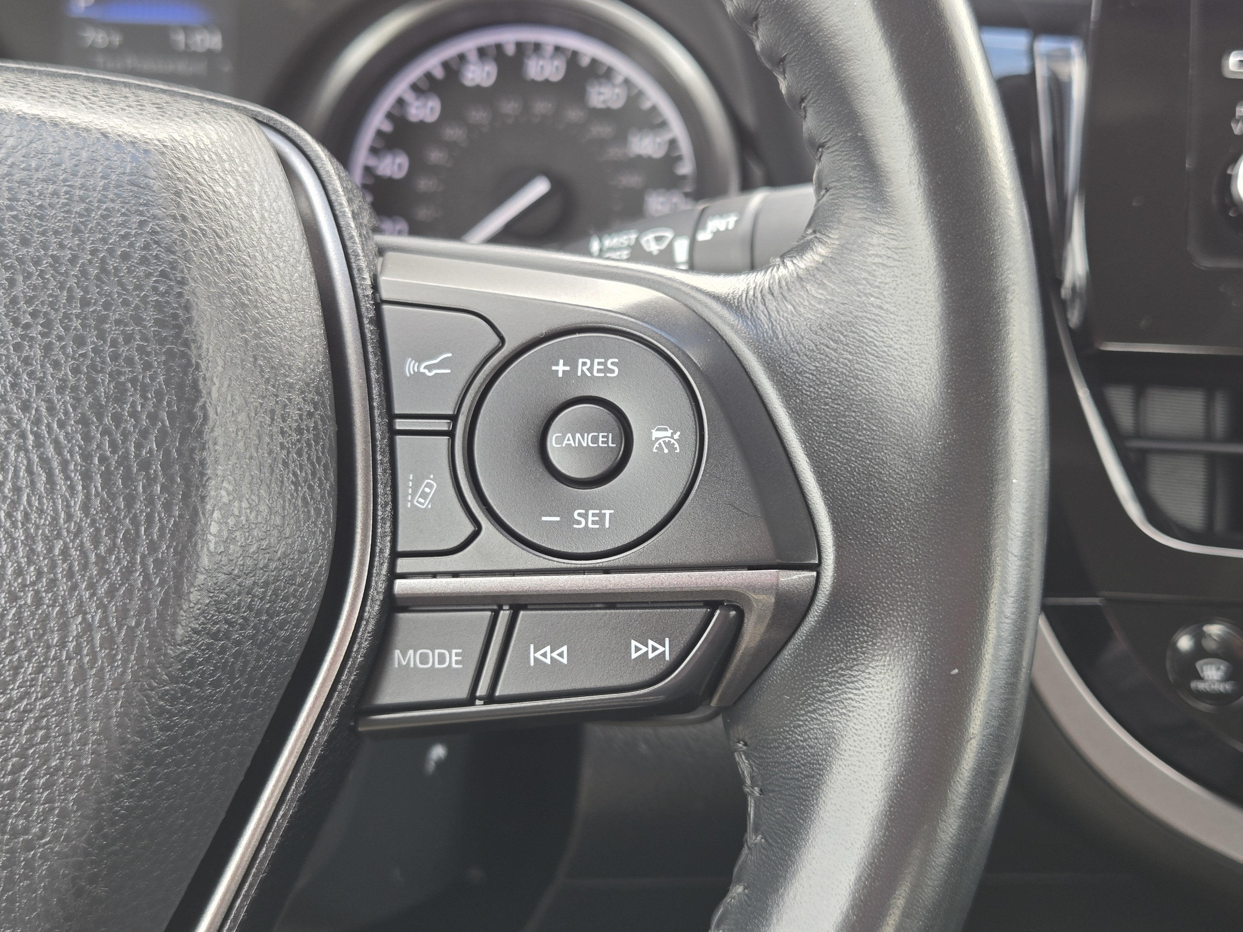 2024 Toyota Camry Hybrid SE