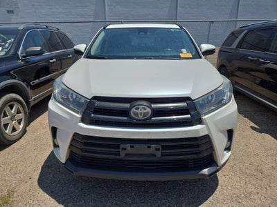 2017 Toyota Highlander SE