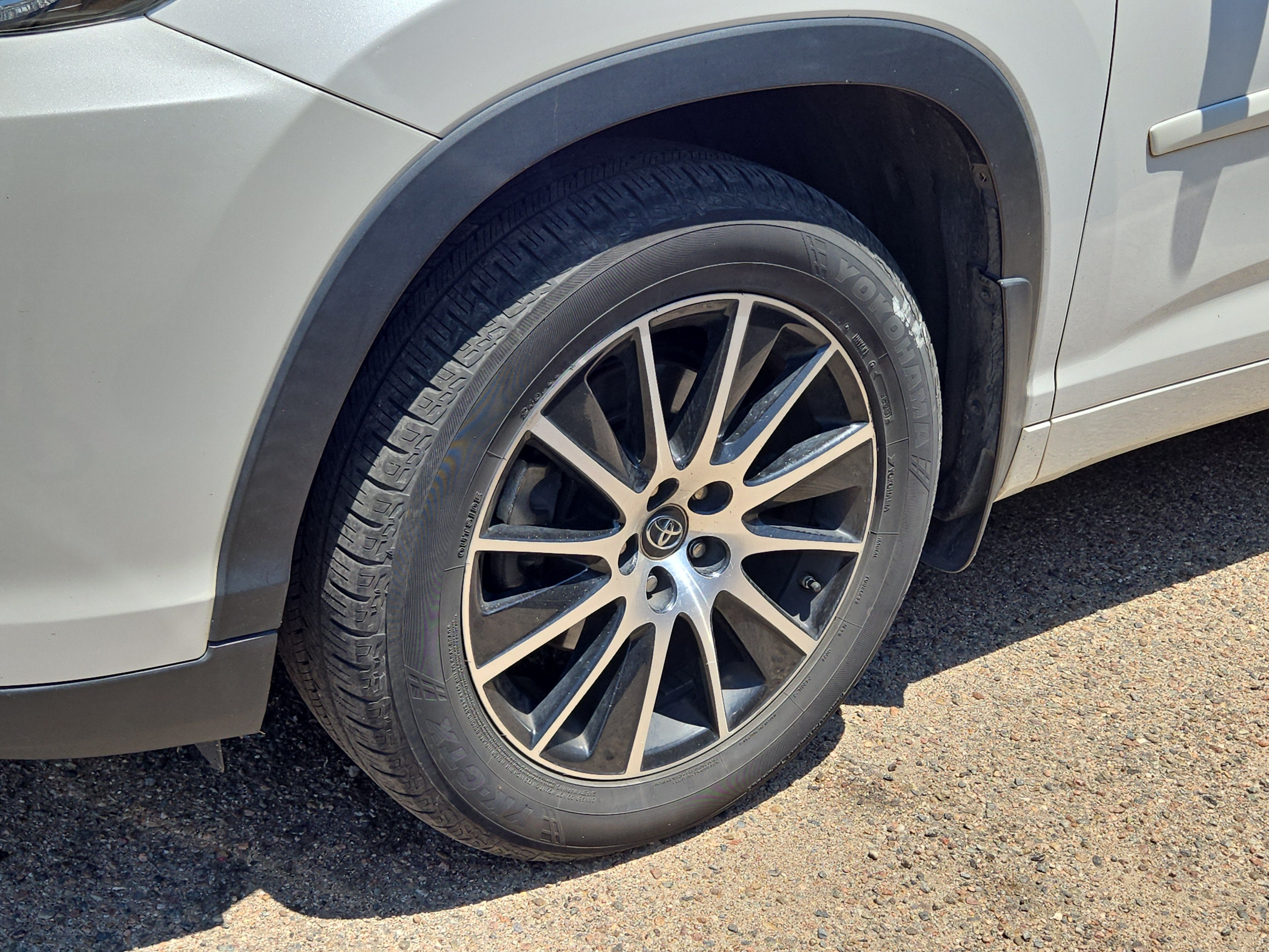 2017 Toyota Highlander SE